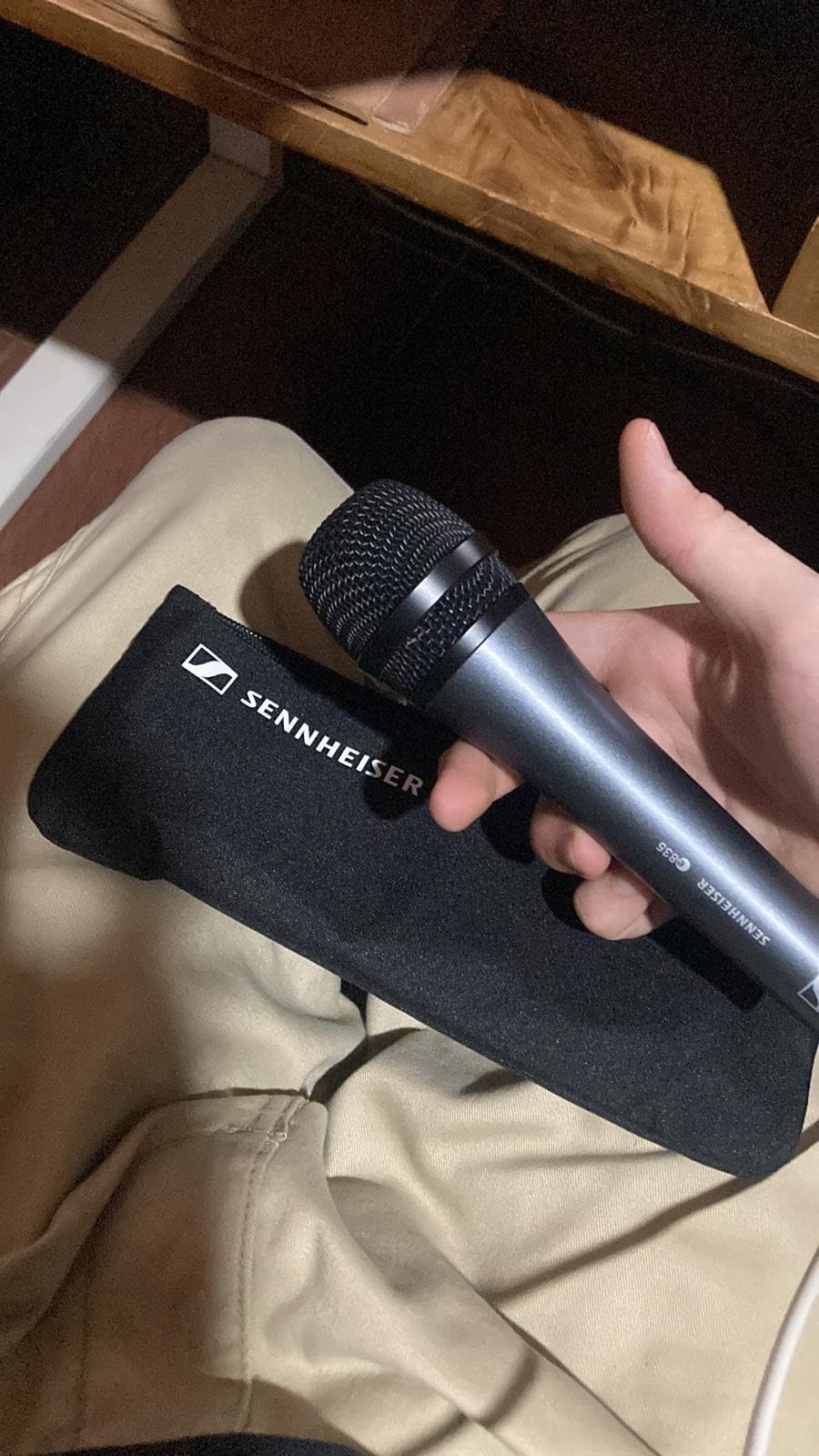Sennheiser Professional E 835 Dynamic Cardioid Vocal Microphone with XLR Connector and MZQ 800 Clip customer photo 2