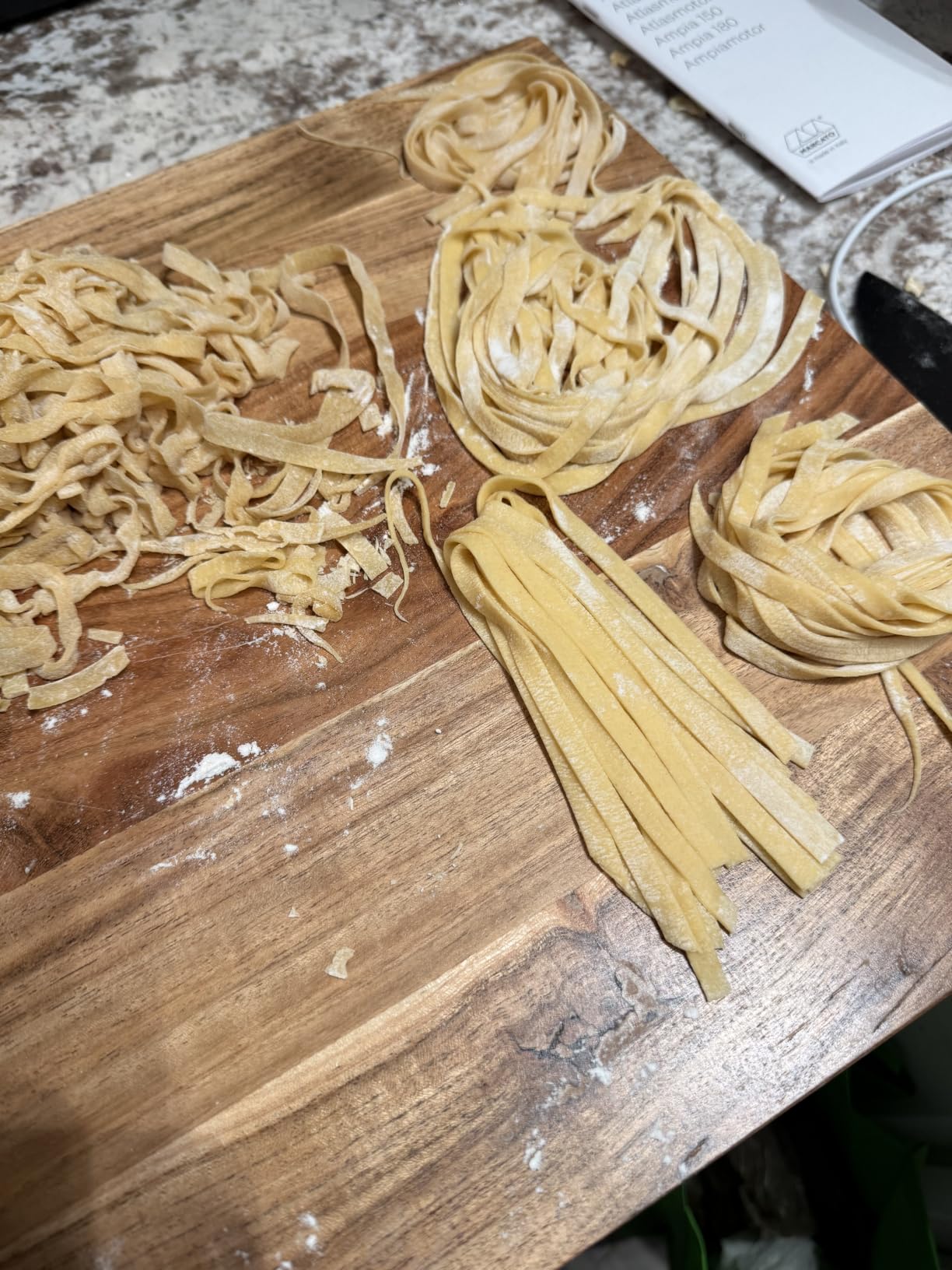 Atlas 150 Classic Manual Pasta Maker Machine, Made in Italy, Chrome Steel with Black Hand Crank. Makes Lasagna, Fettuccine & Tagliolini. customer photo 1
