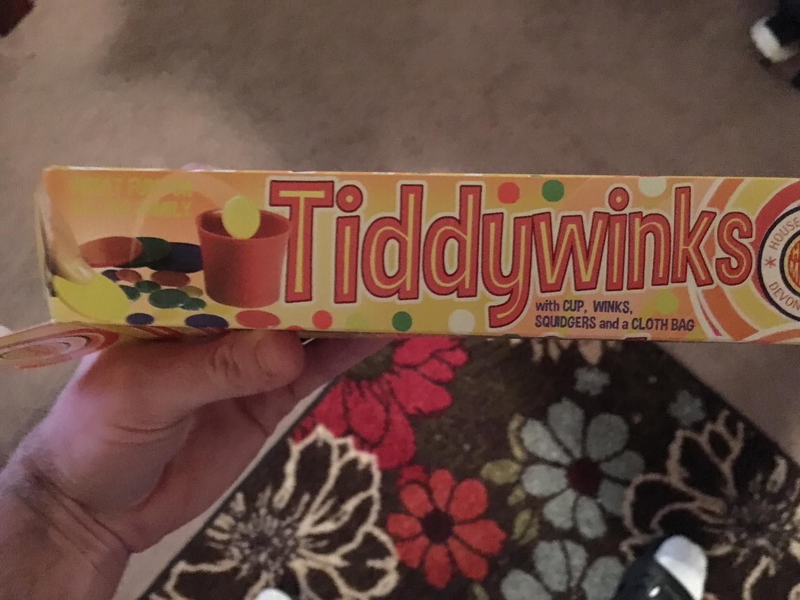 House of Marbles Classic Tiddlywinks Game, Traditional Flicking Skill and Dexterity Game for 2-4 Players, Retro Family Tabletop Game with Colorful Winks, Pot and Squidgers customer photo 1