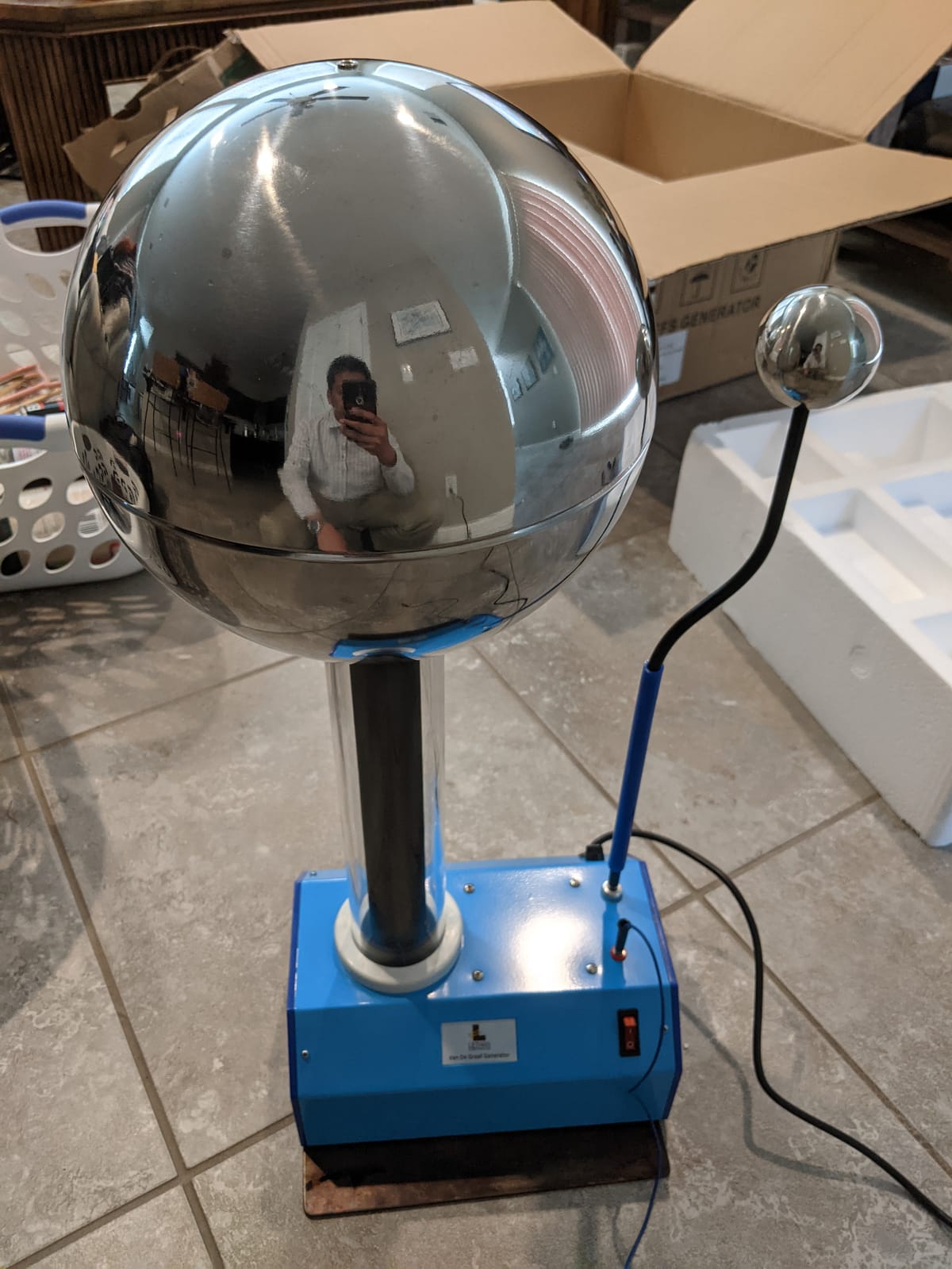 Van De Graaff Generator, 325KV, with Humidity Control customer photo 2