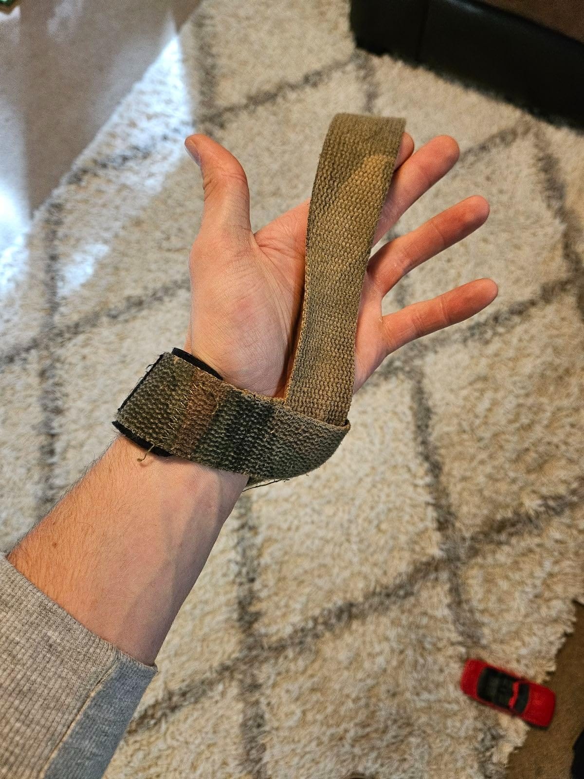 Harbinger Padded Cotton Lifting Straps with NeoTek Cushioned Wrist, 21.5 Inch Length, 1.5 Inch Width, Pair, Weightlifting Wrist Straps for Deadlifts and Strength Training customer photo 1