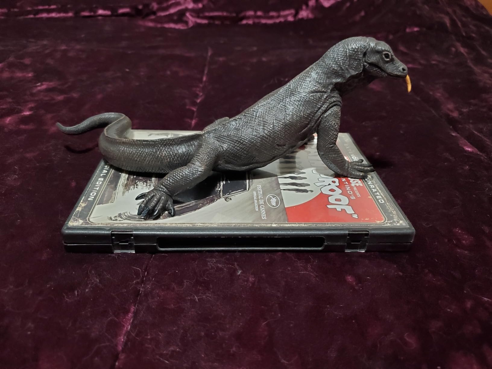 Safari Ltd. Komodo Dragon Toy - 11 Inch Realistic Reptile Figure for Kids customer photo 2