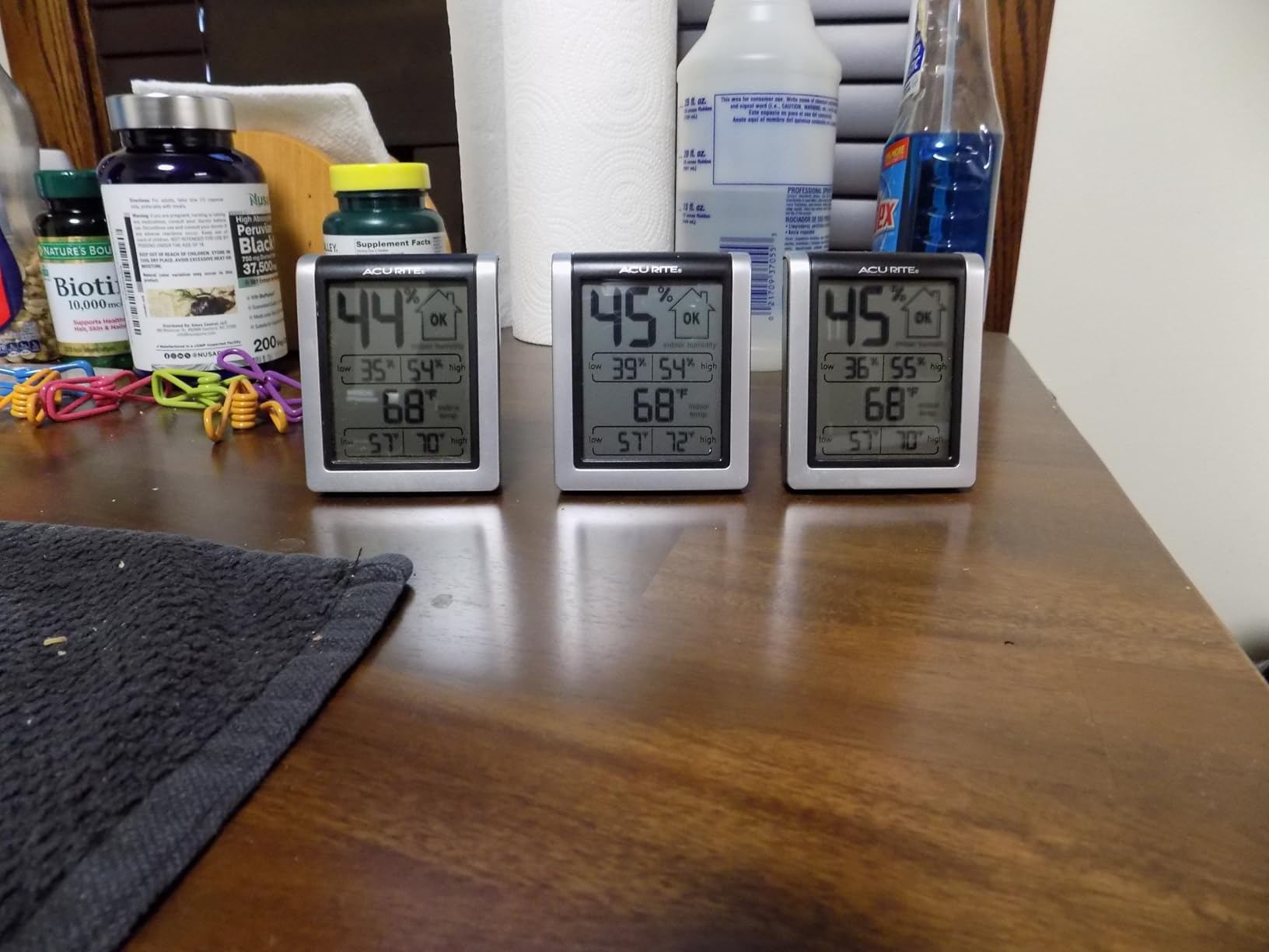 AcuRite Digital Indoor Thermometer and Hygrometer, Classic customer photo 2