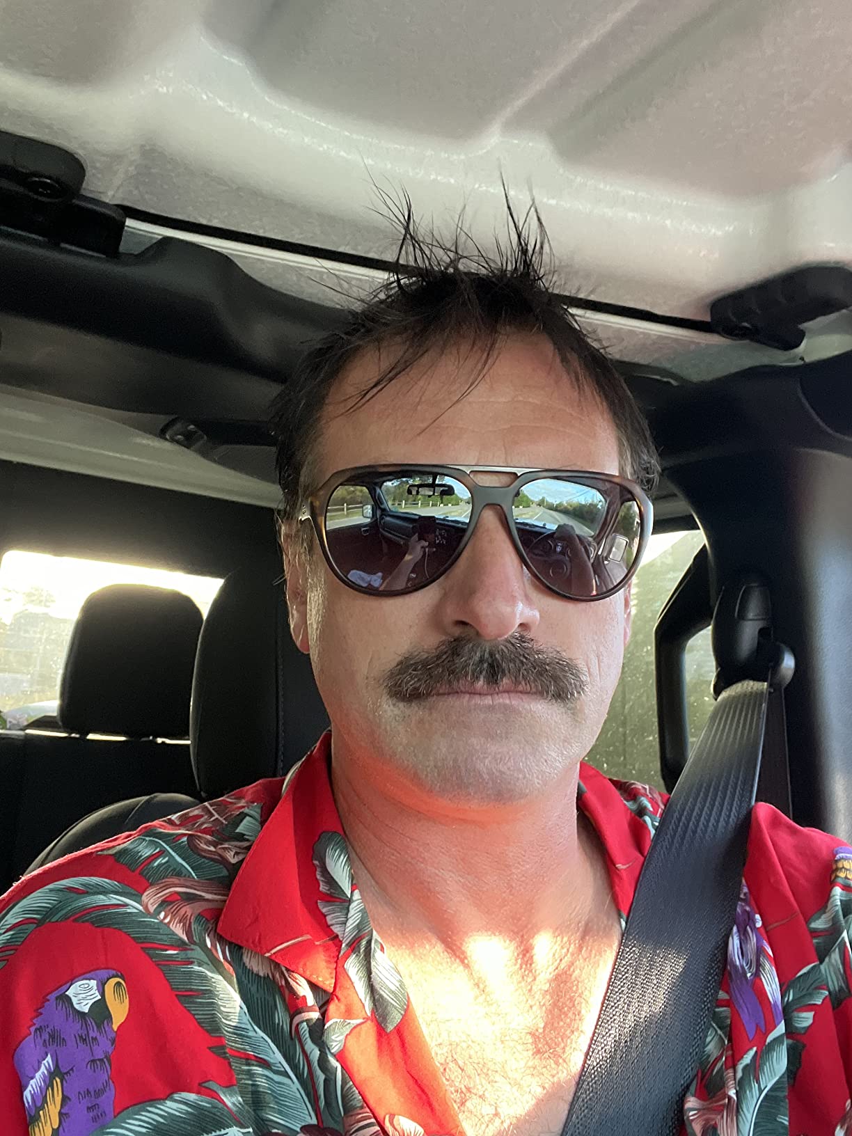 Magnum Jungle Bird PI Tom Selleck Red Costume Shirt and Hat (Large) customer photo 1