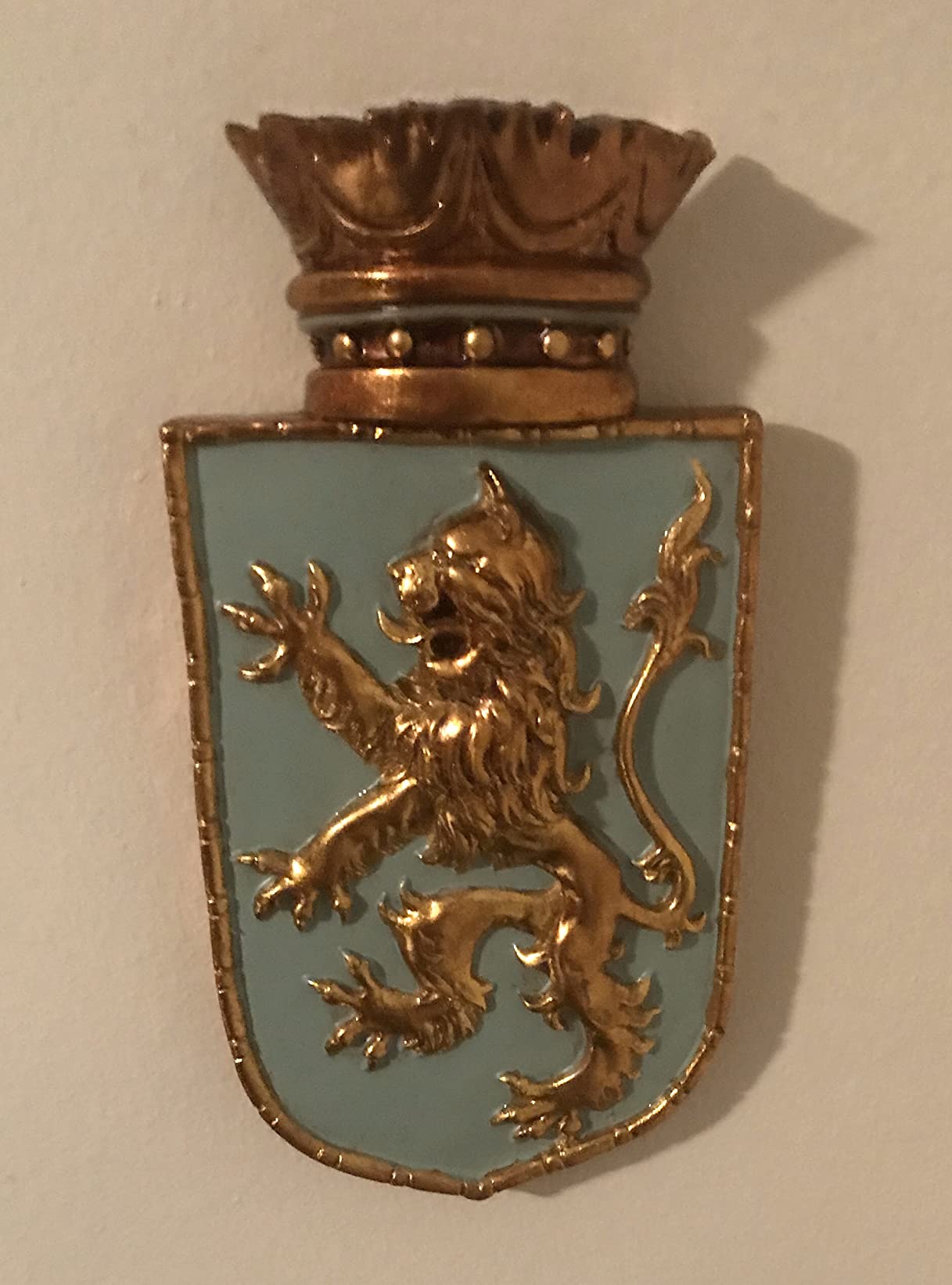 Design Toscano Rampant Lion Crest Shield Medieval Decor Wall Sculpture, Single, 7.00