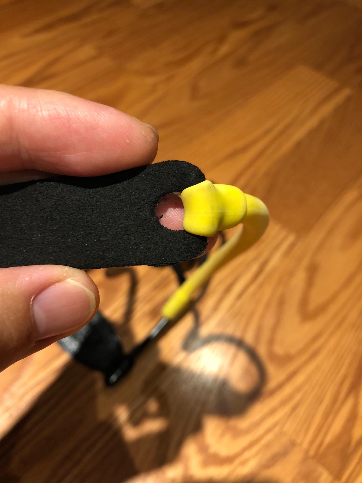 Daisy B52 Wrist Support Slingshot - Black/Yellow customer photo 2