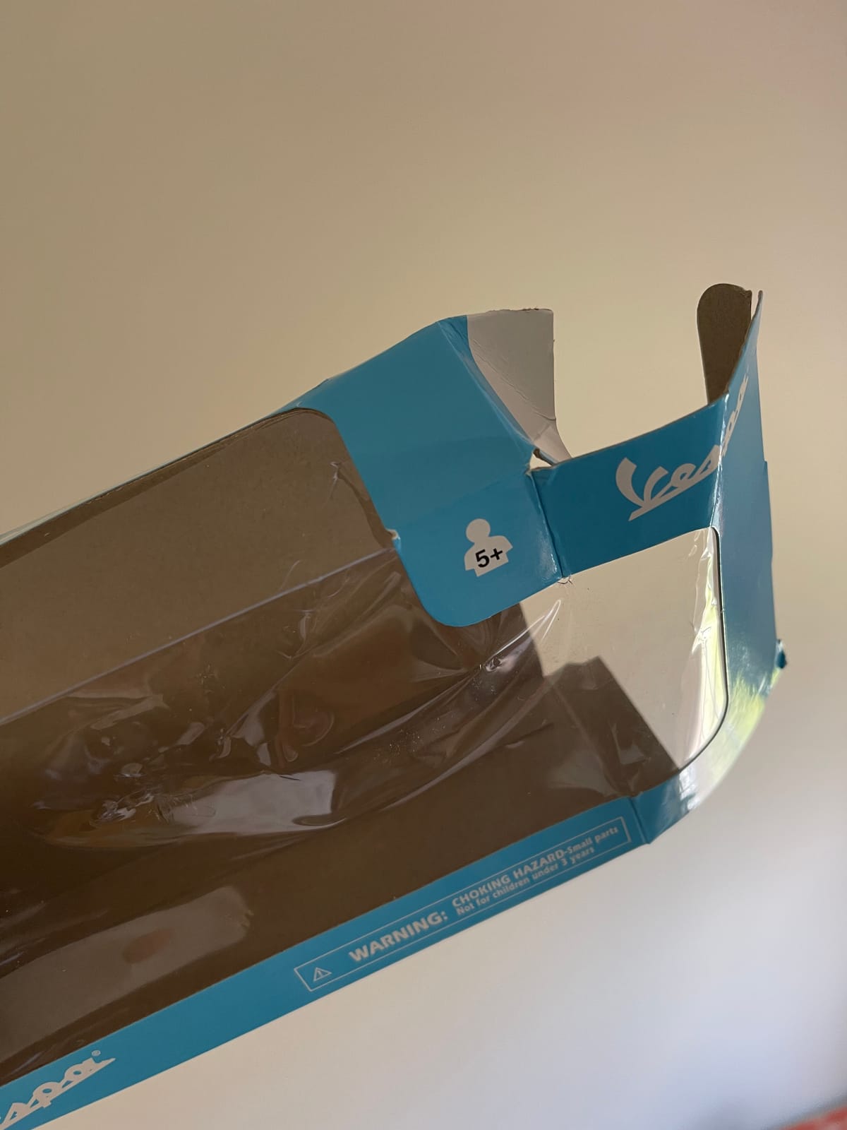 Vespa GTS 300 Super Die Cast Replica Model (Color May Vary) customer photo 2