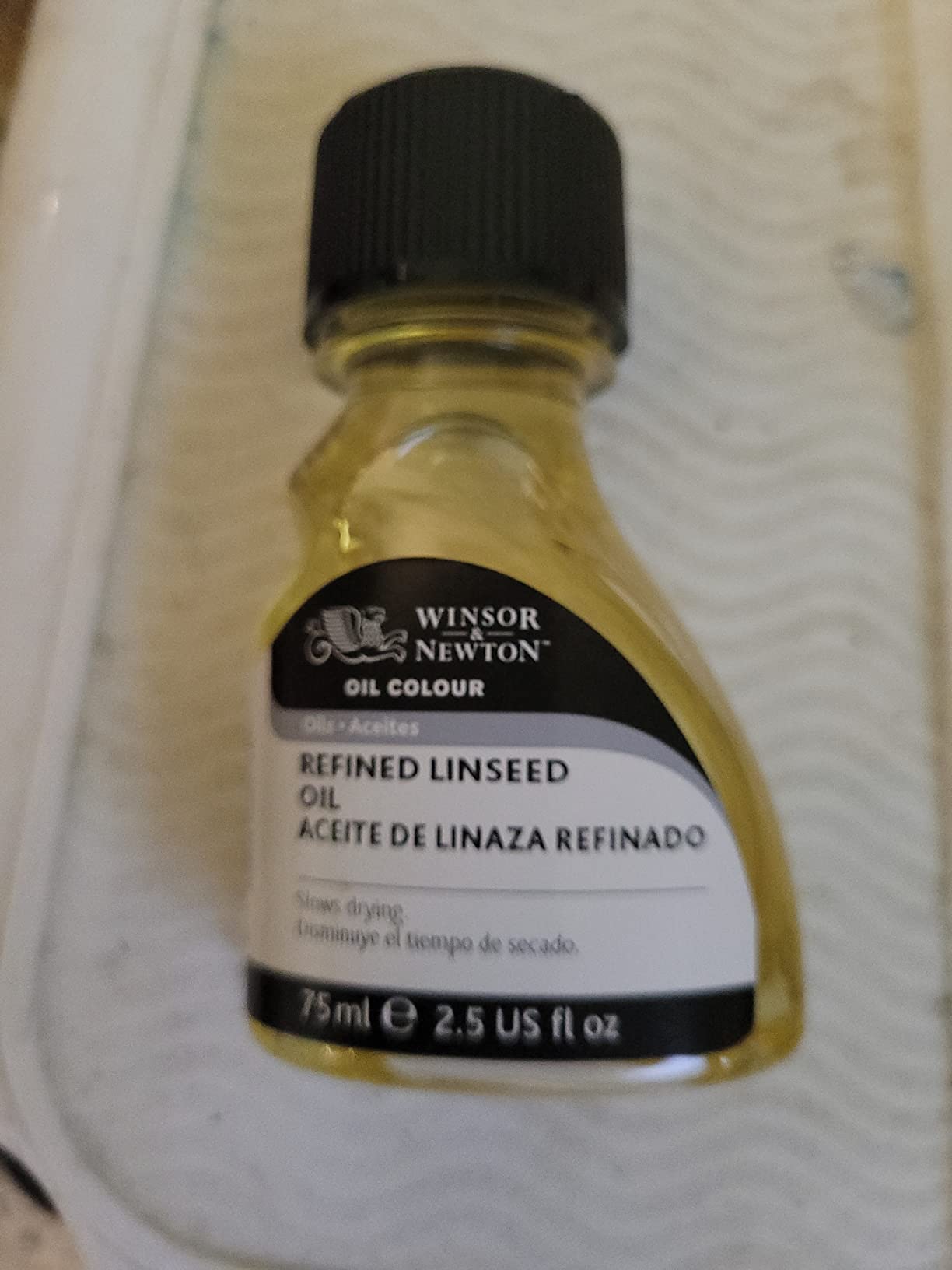 Winsor & Newton Refined Linseed Oil, 75ml (2.5oz) Bottle | Essential refined linseed oil that slows drying, improves paint flow, enhances gloss and transparency. customer photo 1