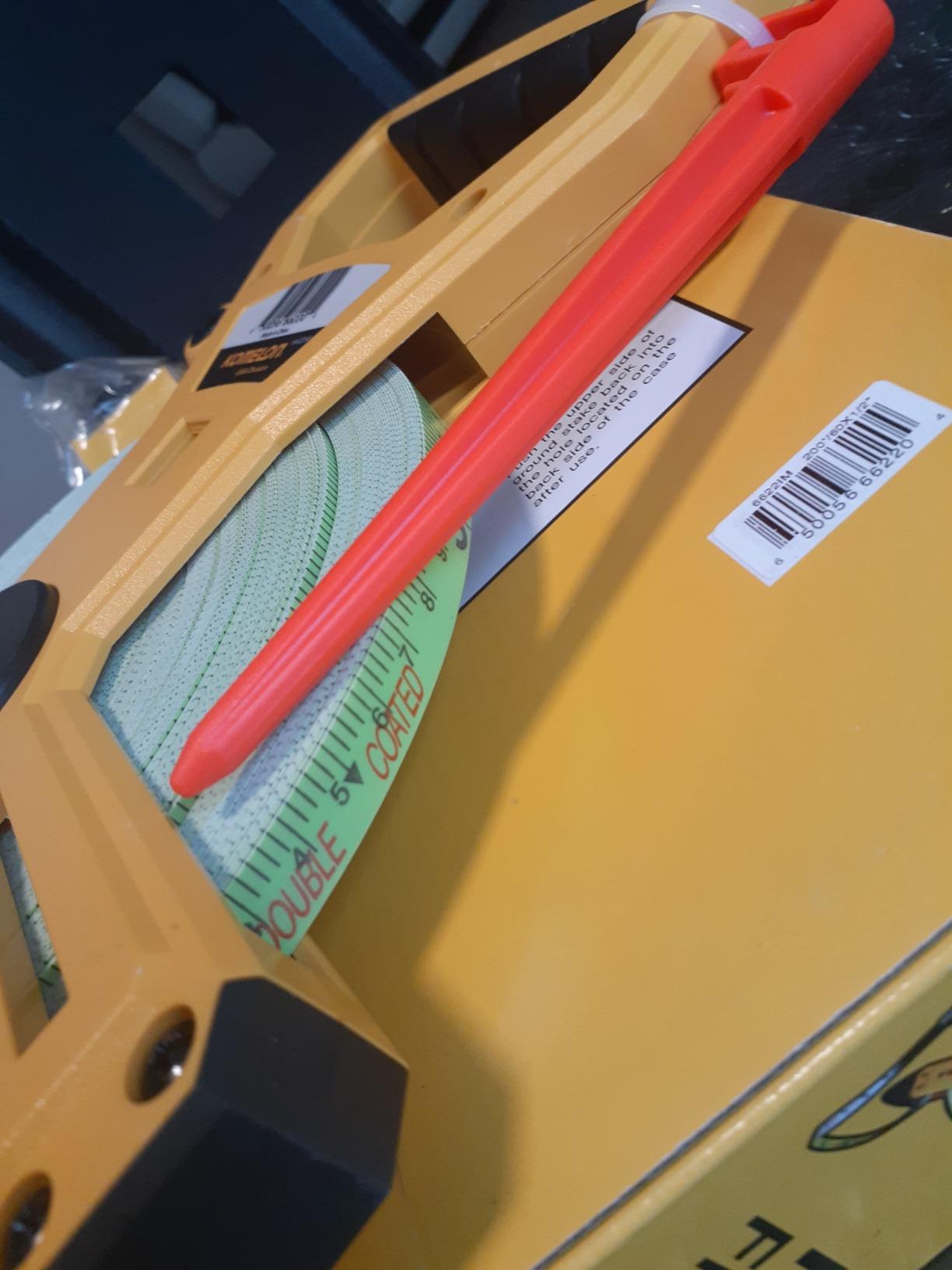 Komelon 6611IM Feet/Inches and Metric Fiber Tape Reel with Double Nylon Coated Fiberglass Blade, 100-Feet-30M by 1/2-Inch customer photo 2