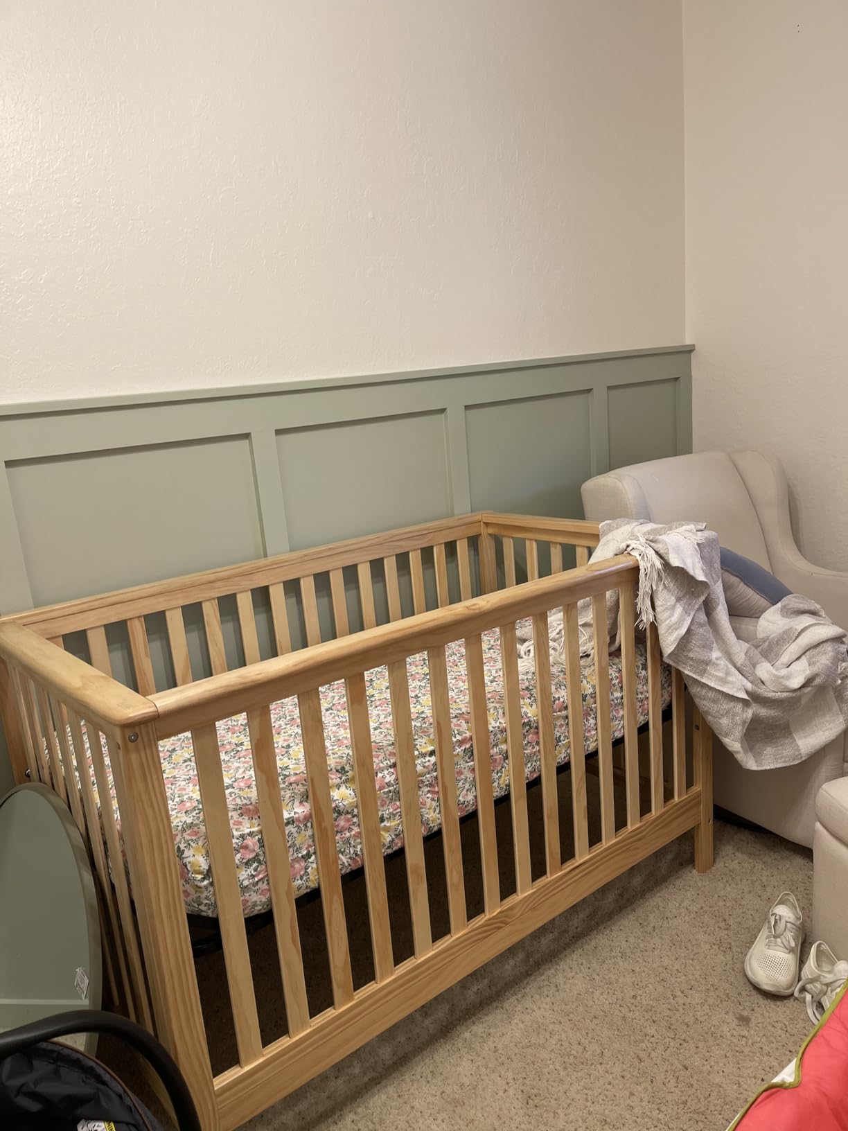 Storkcraft Hillcrest 4-in-1 Convertible Crib, White customer photo 2