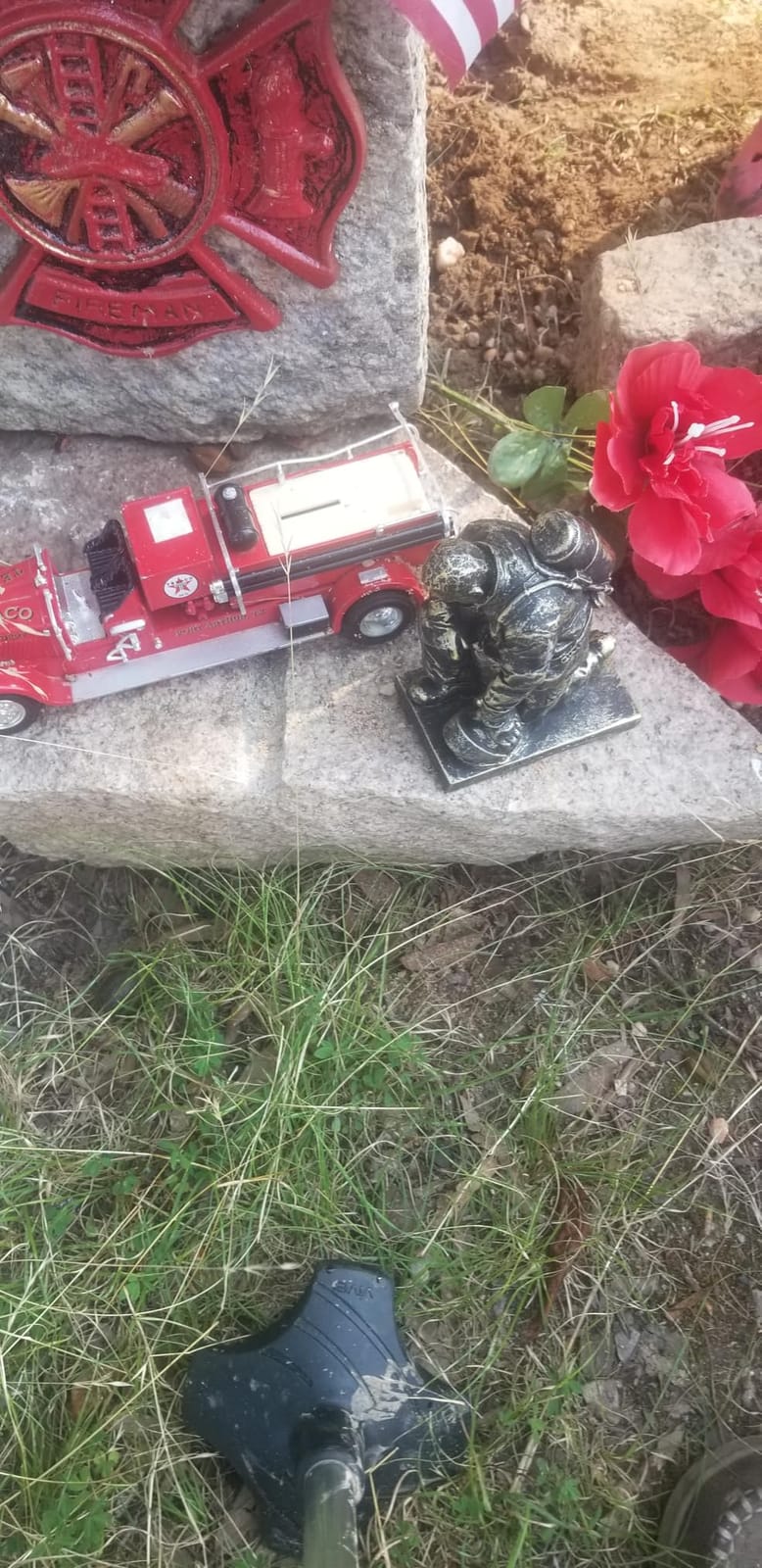 Dicksons Joyful in Hope Praying Firefighter 5 inch Gray Resin Stone Table Top Figurine customer photo 1