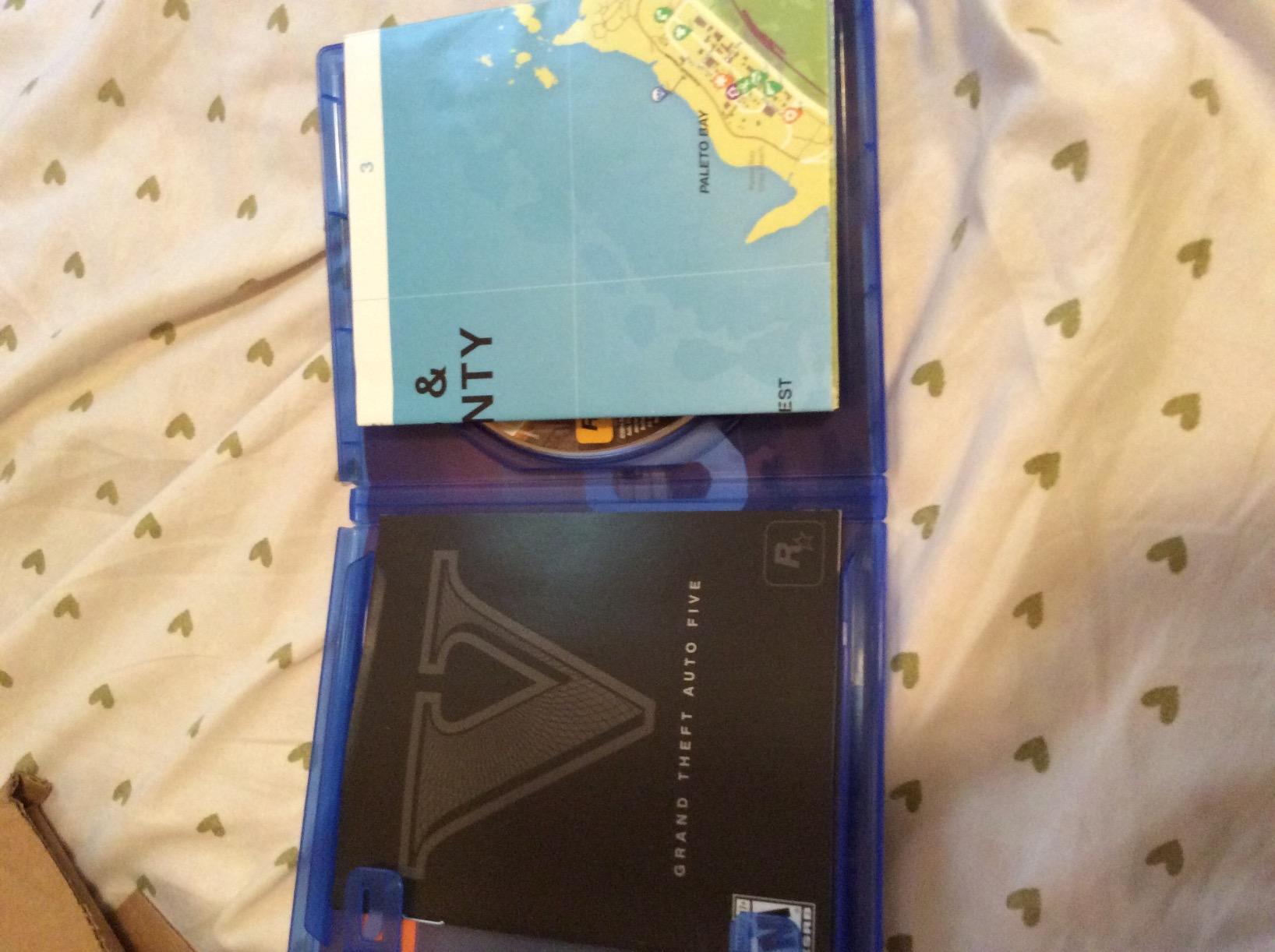 Grand Theft Auto V Playstation 4 customer photo 1