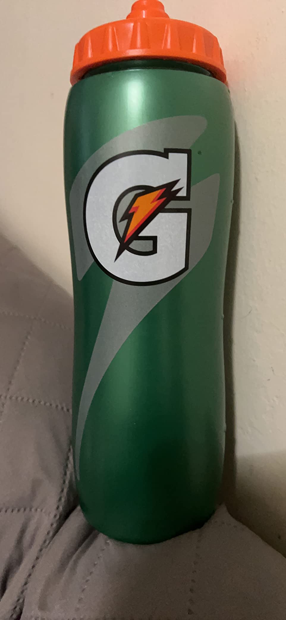 Gatorade 32 Oz Squeeze Water Sports Bottle - Pack of 2 - New Easy Grip Design customer photo 2