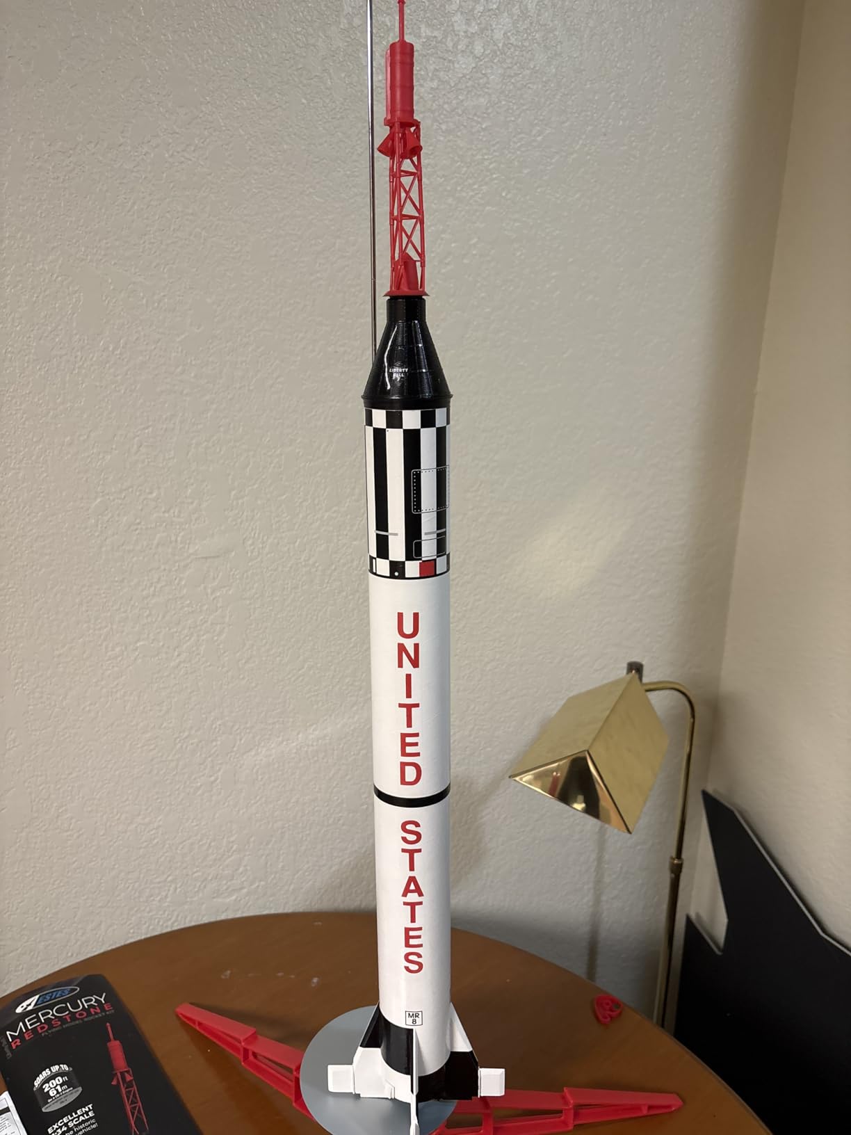 Estes 1921 Mercury Redstone Rocket-Building Kit, Advanced Flying-Rocket-Model Kit for Ages 10+ customer photo 1