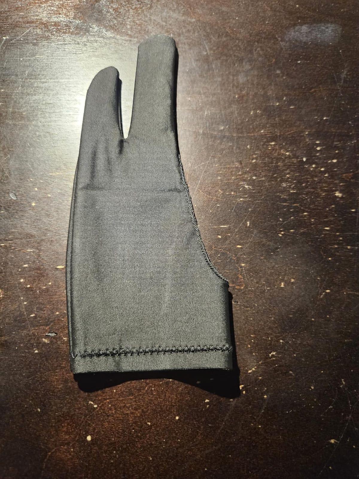 HUION Artist Drawing Glove, One Size, Left or Right Hand | Two-Finger Soft Lycra and Nylon Glove for Sketching, Inking, Coloring and Digital Drawing on Tablets customer photo 2