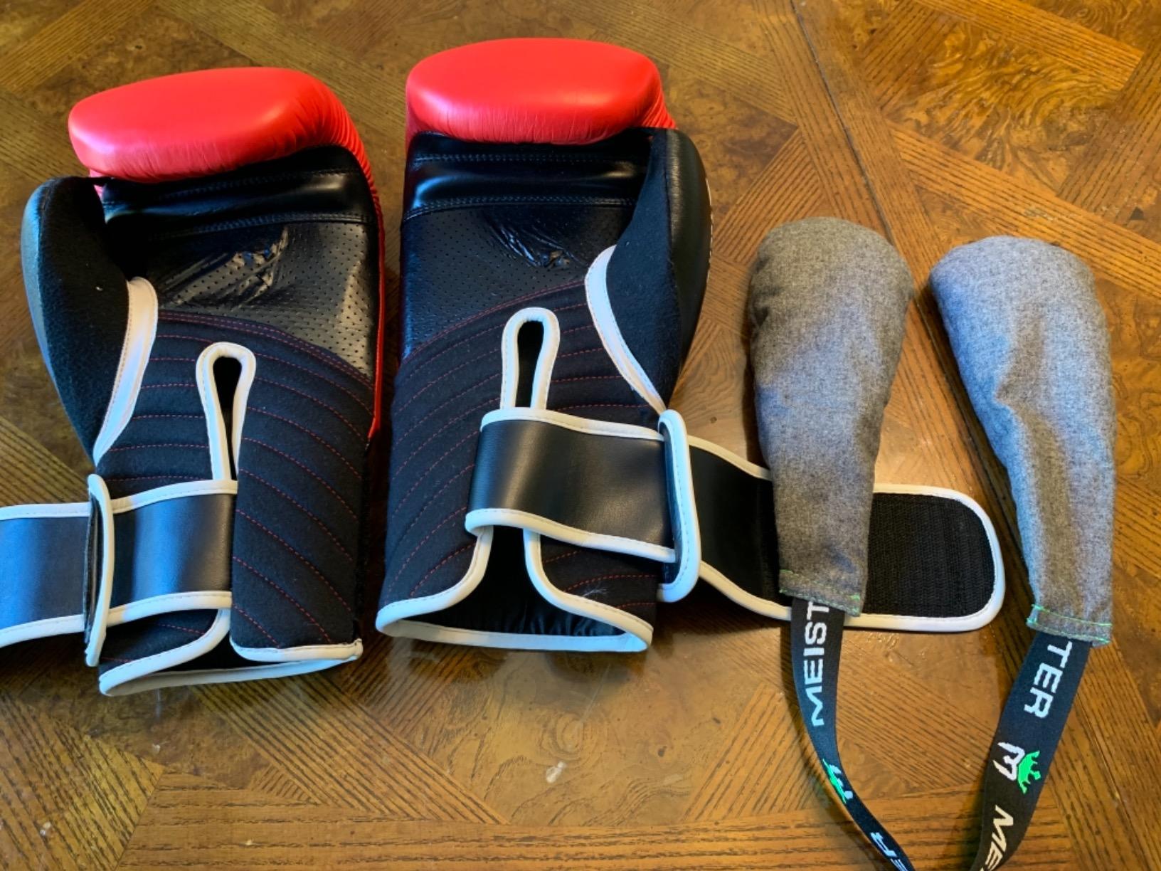 Meister Glove Deodorizers for Boxing and All Sports - Absorbs Stink and Leaves Gloves Fresh - Fresh Linen customer photo 1
