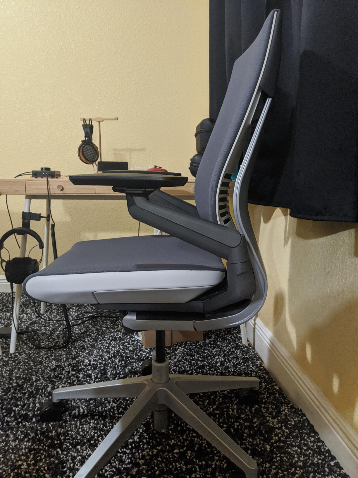 Steelcase Gesture Office Chair, Carpet Floors, Graphite Gray customer photo 1