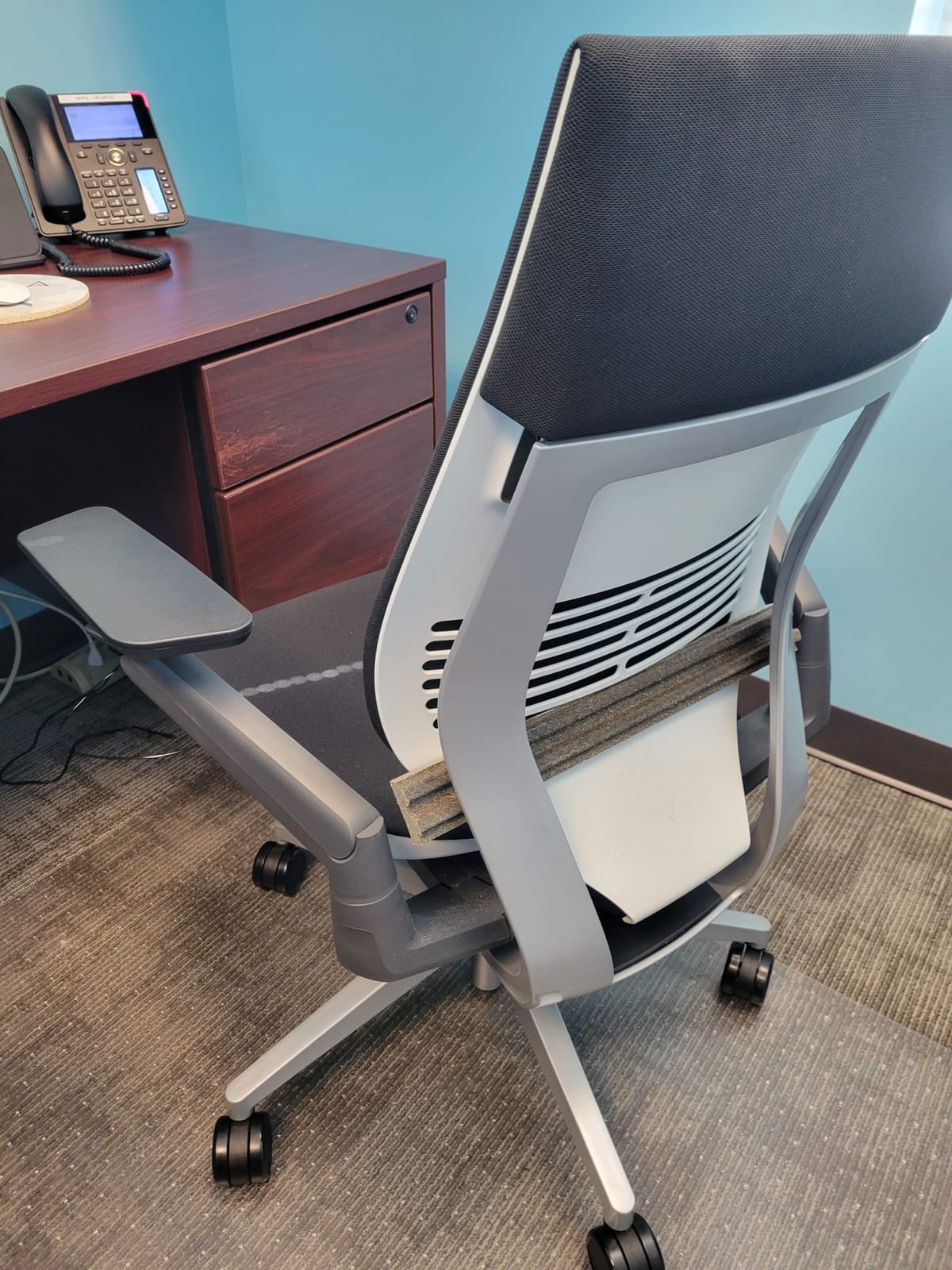 Steelcase Gesture Office Chair, Carpet Floors, Graphite Gray customer photo 2