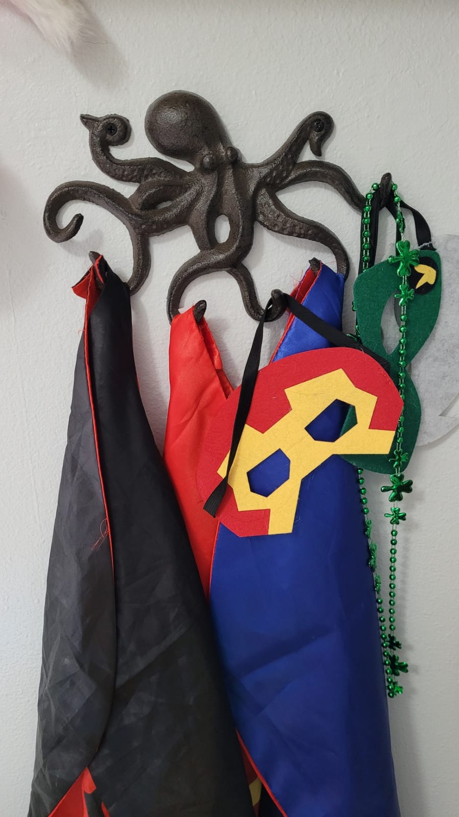 Cast Iron Octopus Hook 11 Inch - Decorative Sealife Metal Wall Hook customer photo 2