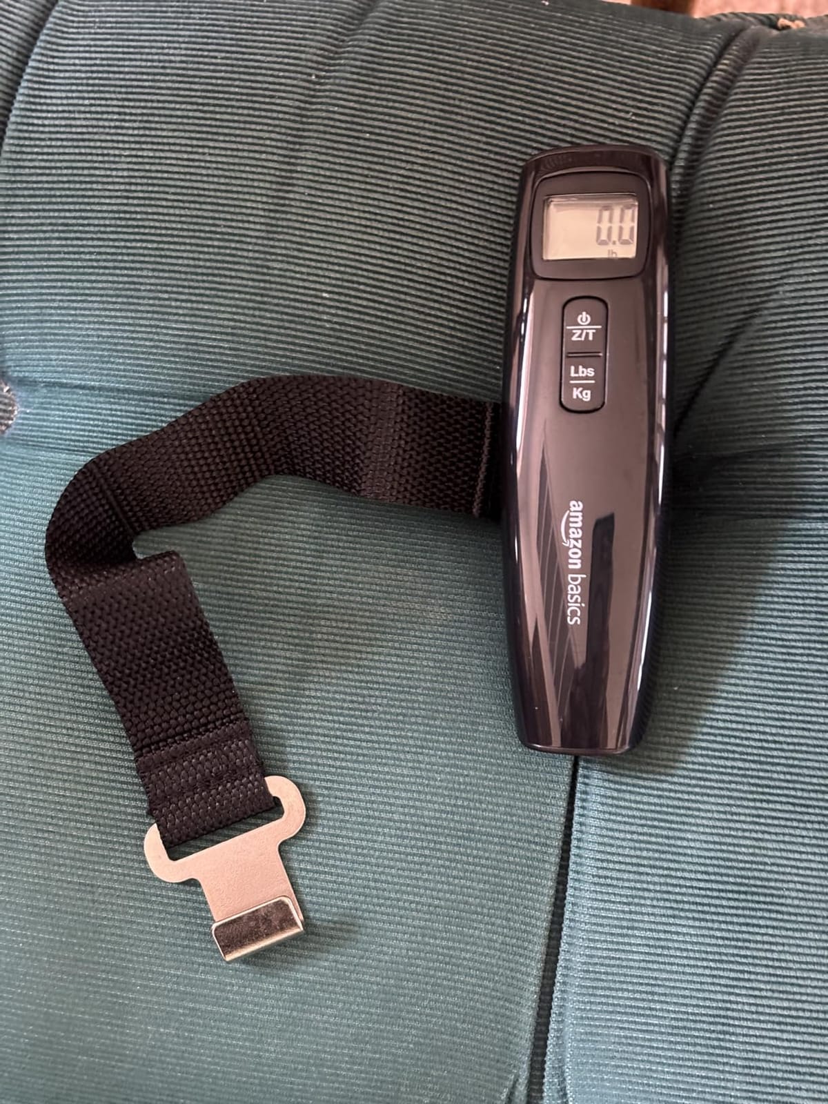 Amazon Basics Portable Digital Luggage Scale for Travel, Hanging Baggage Scale, 110 LBS Load, Black customer photo 1