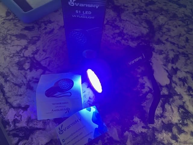 Vansky UV Flashlight Black Light, 51 LED Blacklight Pet Urine Detector for Dog/Cat Urine, Dry Stains, Bed Bug, Resin Curing, Scorpions Finder customer photo 1