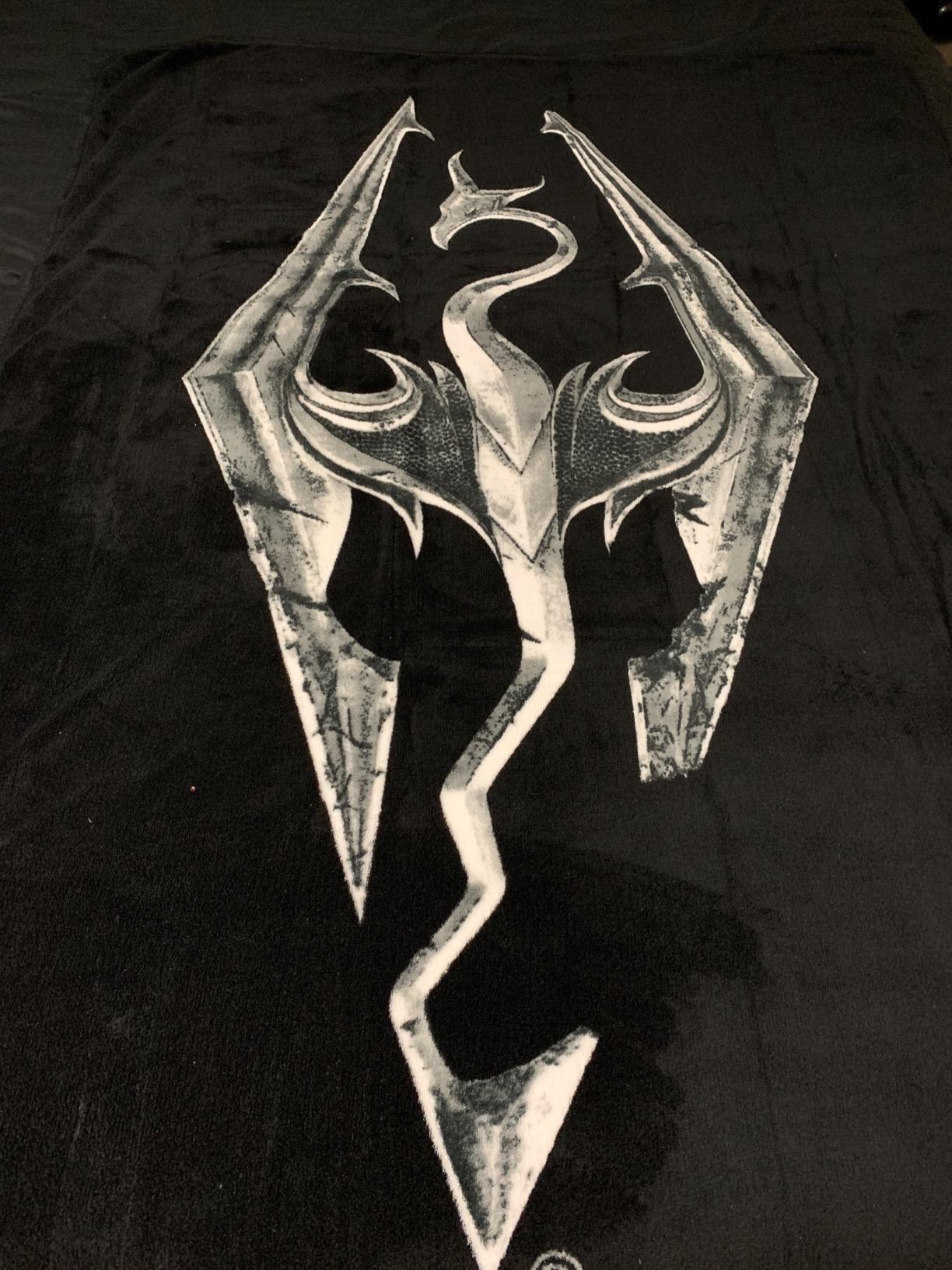 Skyrim Dragon Emblem Lightweight Fleece Throw Blanket | 45 x 60 Inches customer photo 2