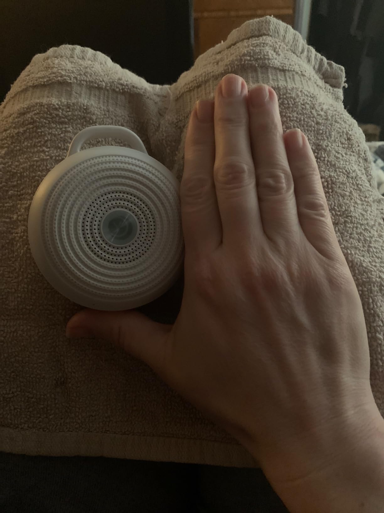 Yogasleep Rohm Portable White Noise Sound Machine, 3 Soothing Natural Sounds with Volume Control, Sleep Therapy For Adults, Kids & Baby, Noise Cancelling for Office Privacy & Meditation, Registry Gift customer photo 2