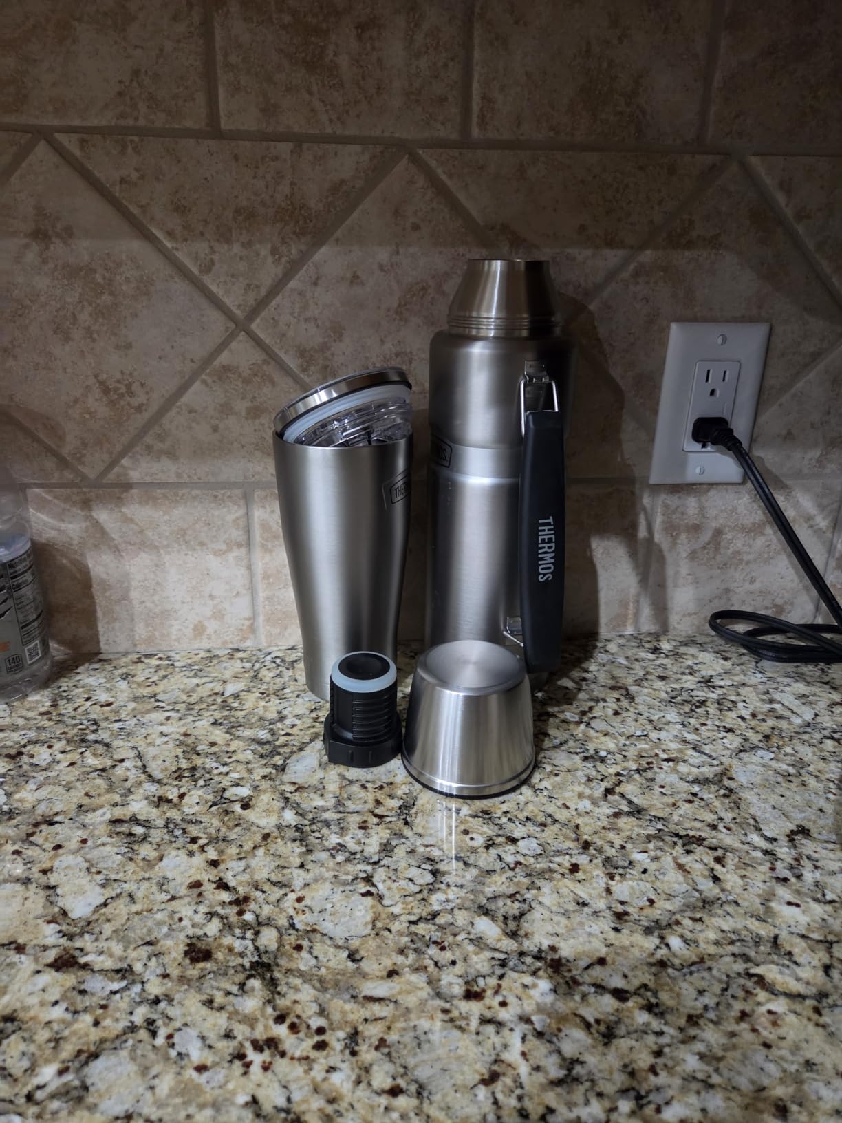 THERMOS Stainless King Vacuum-Insulated Beverage Bottle, 40 Ounce, Matte Stainless Steel customer photo 1