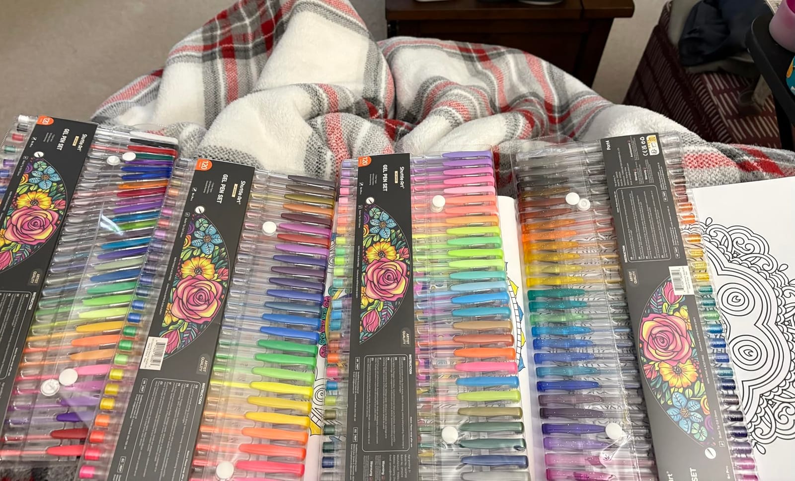 Shuttle Art 120 Unique Colors (No Duplicates) Gel Pens Gel Pen Set for Adult Coloring Books Art Markers customer photo 2
