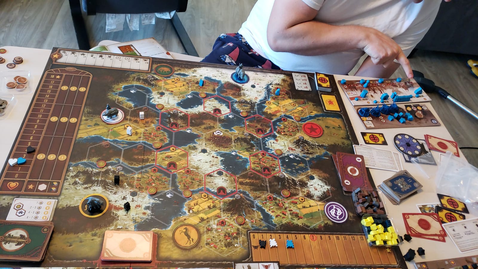 Stonemaier Games: Scythe - A Strategy Board Game by Jamey Stegmaier customer photo 1
