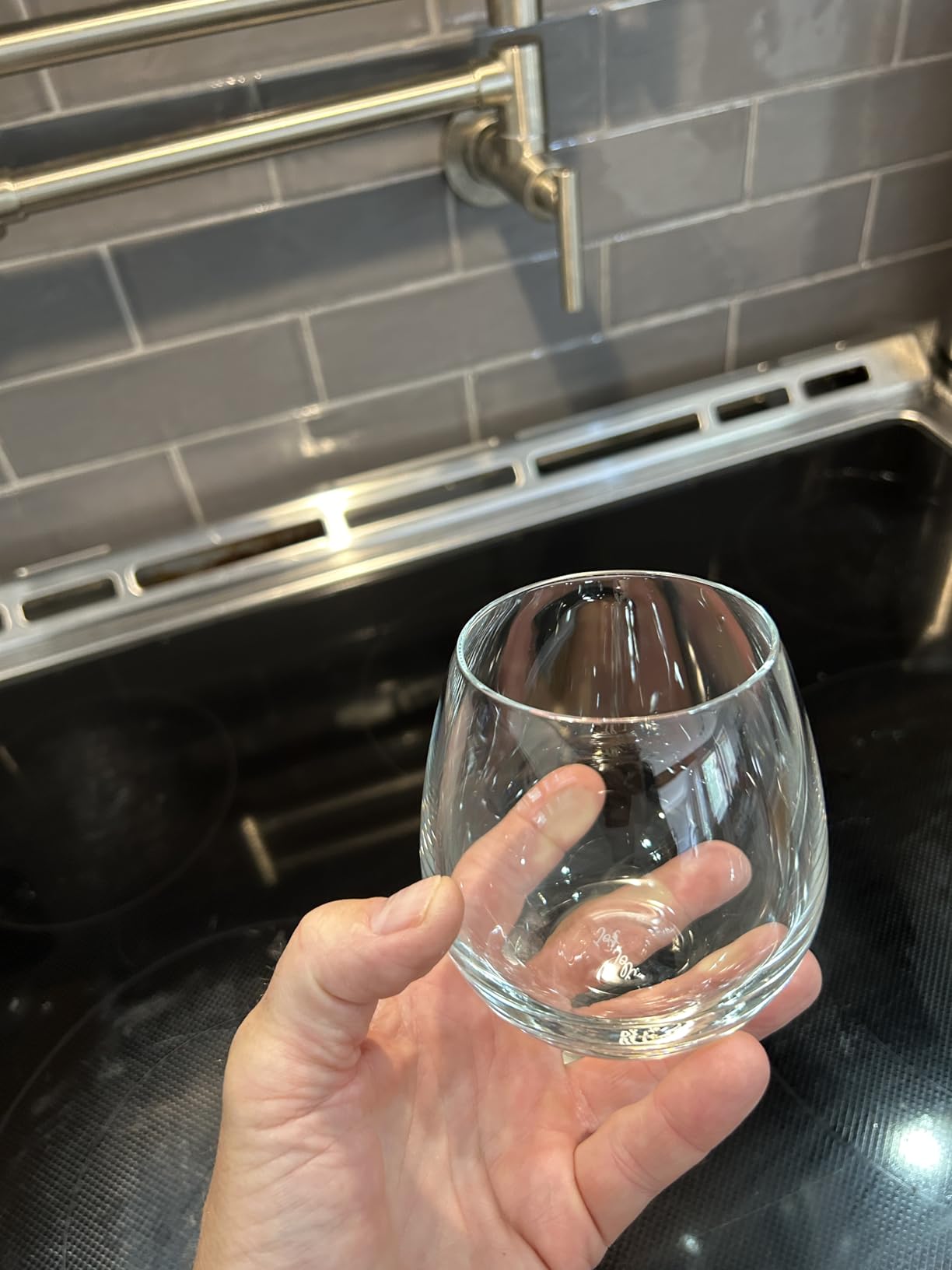 JoyJolt Spirits Stemless Wine Glasses for Red or White Wine (Set of 4)-15-Ounces customer photo 2