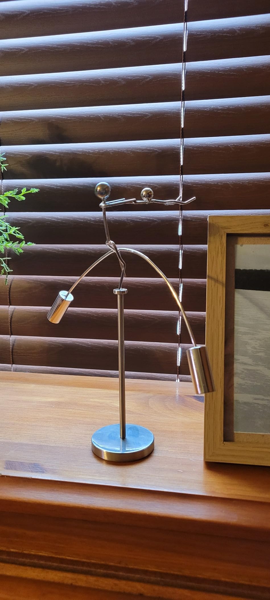 Sunnytech Steel Balance Toy Weightlifter Kinetic Art Balance Toy Balancing Decompressive Science Psychology Home Offic Decor Desk Decor WJ049 customer photo 1