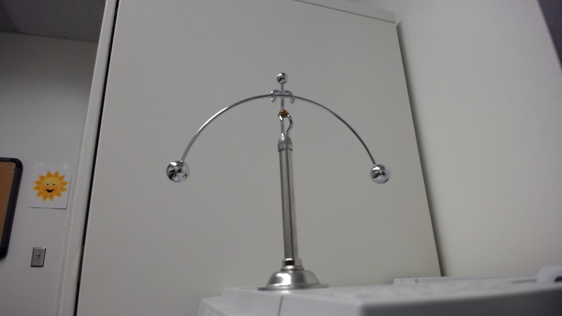Sunnytech Steel Balance Toy Weightlifter Kinetic Art Balance Toy Balancing Decompressive Science Psychology Home Offic Decor Desk Decor WJ049 customer photo 2