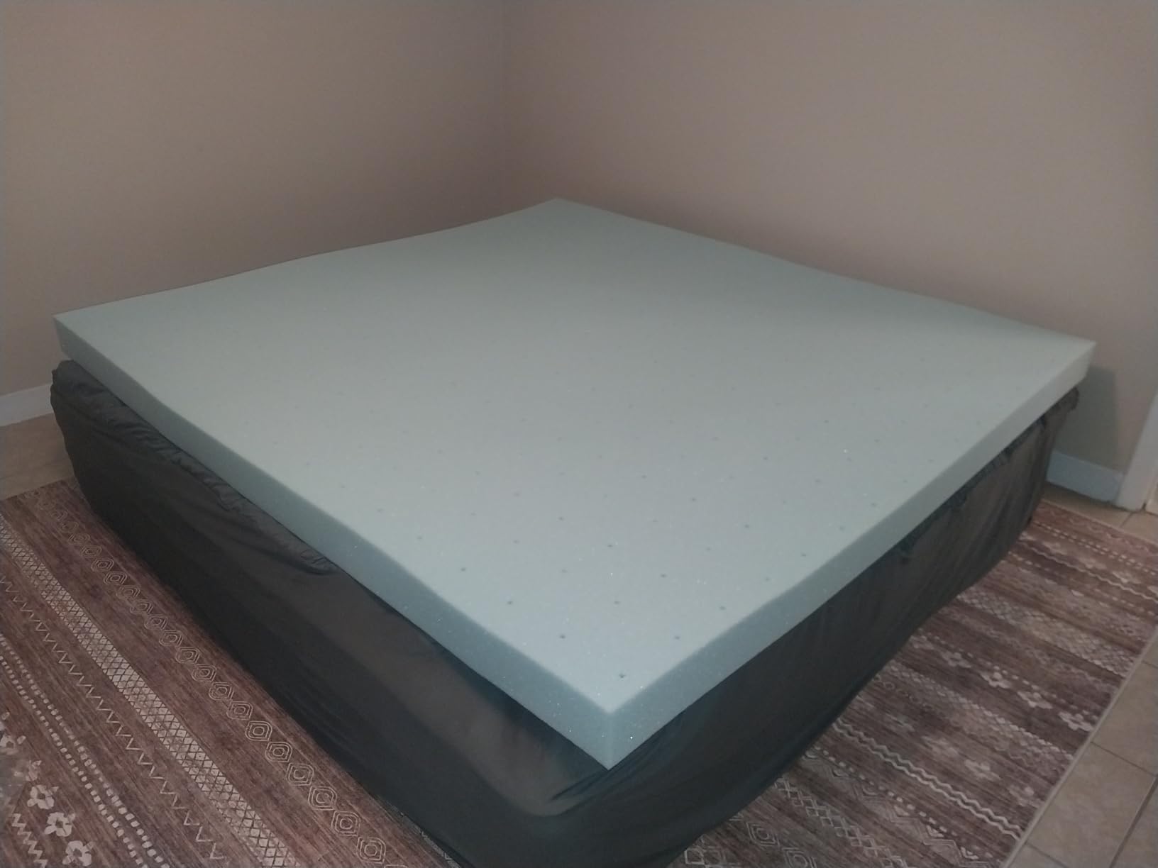 Lucid 4 Inch Memory Foam Mattress Topper, Queen Size – Cooling Gel Bed Topper – Preassure-Relieving Ultra Plush Feel – Ventilated Breathable Design – CertiPur Certified - Dorm Room Essentials customer photo 2