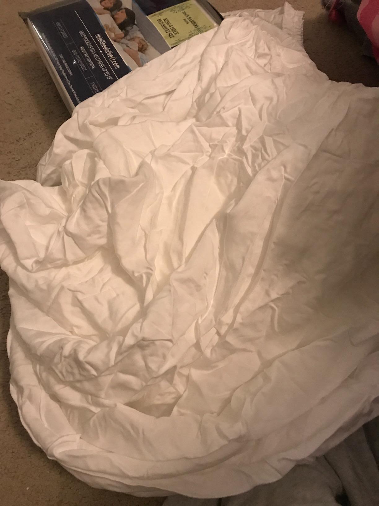 Hotel Sheets Direct 4 Piece Bed Sheet Set Queen Size, 100% Viscose Derived from Bamboo Sheets Set with 2 Pillowcases, Cooling & Breathable Luxury Bedding, Moisture-Wicking & Silky Soft Texture, White customer photo 1