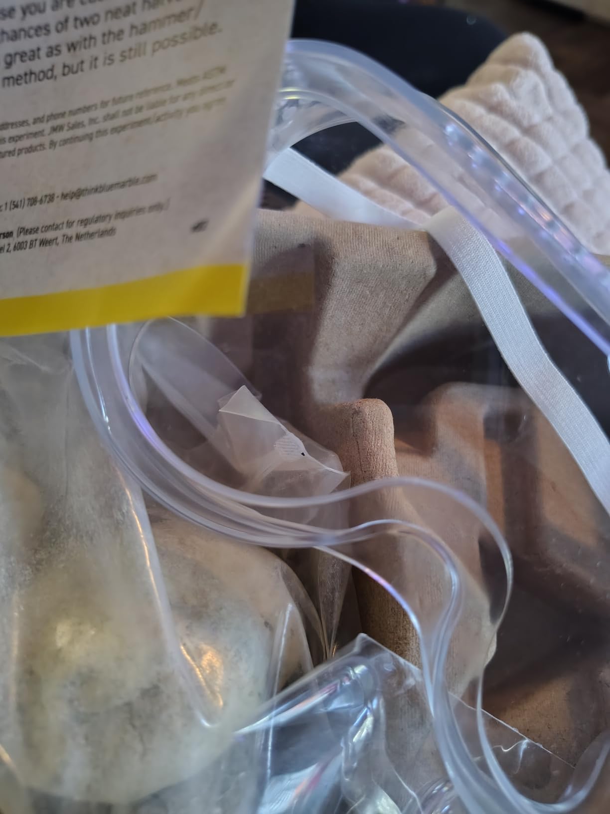 National Geographic Break Open 4 Geodes Earth Science Kit for Kids | 4 Natural Geodes, Safety Goggles, Real Crystals Inside, Break Your Own Geodes, Earth Science Activity, Birthday Gift customer photo 1