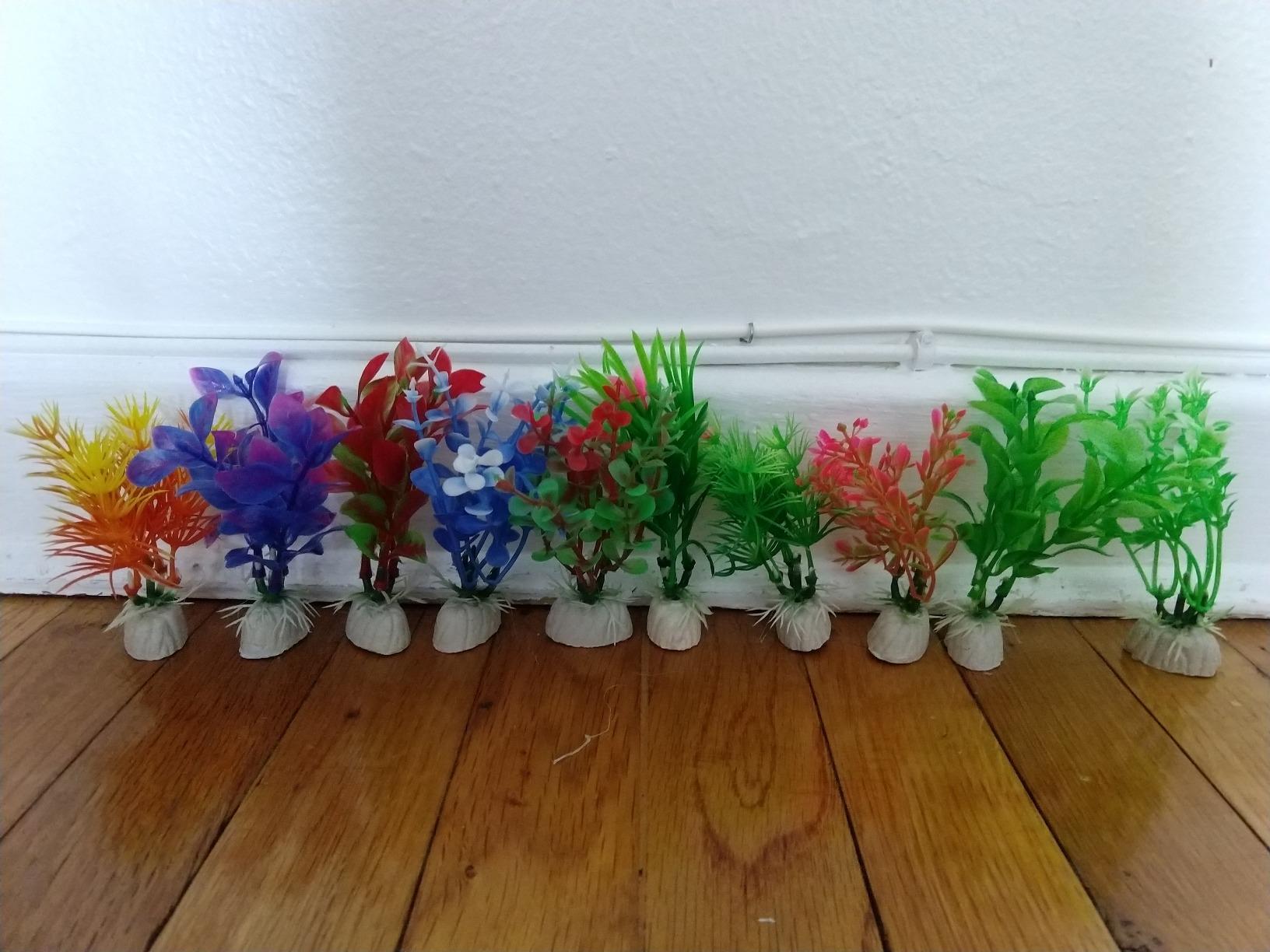 COMSUN 10 Pack Artificial Aquarium Plants, Small Size 4 to 4.5 inch Approximate Height Fish Tank Decorations Home Décor Plastic customer photo 2