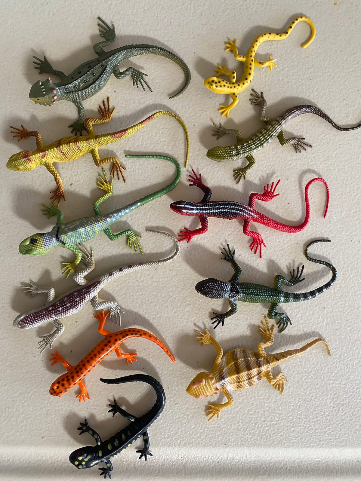 Guaishou Artificial Model Reptile Lizard Animal Figures Kids Gift 12pcs customer photo 2