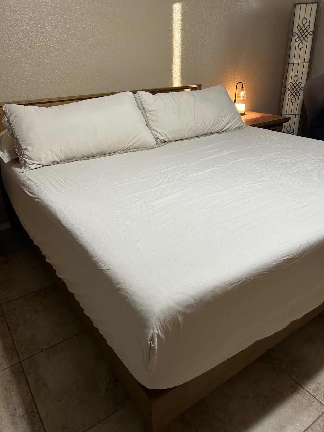 ZINUS Vivek Deluxe Wood Platform Bed Frame with Headboard, Wood Slat Support, No Box Spring Needed, Easy Assembly, Queen customer photo 2