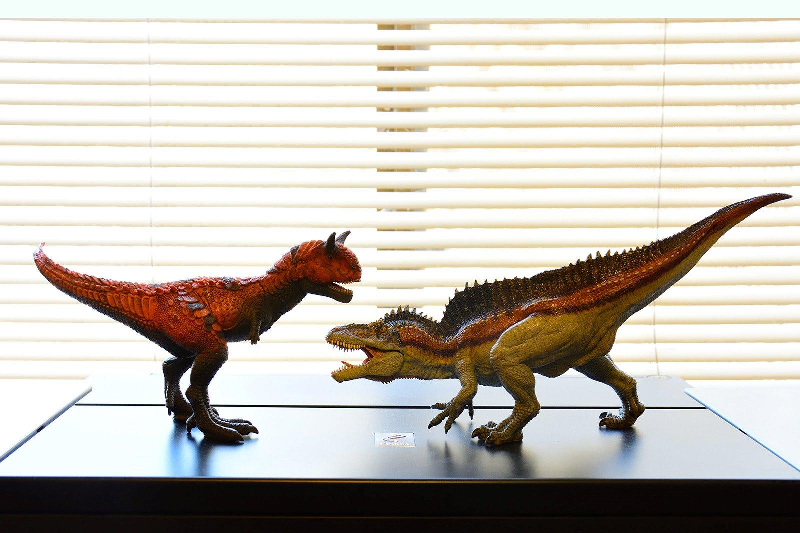 Schleich Dinosaurs - Carnotaurus Toy Dino Figurine - Kids Ages 4+ | 14586 customer photo 1