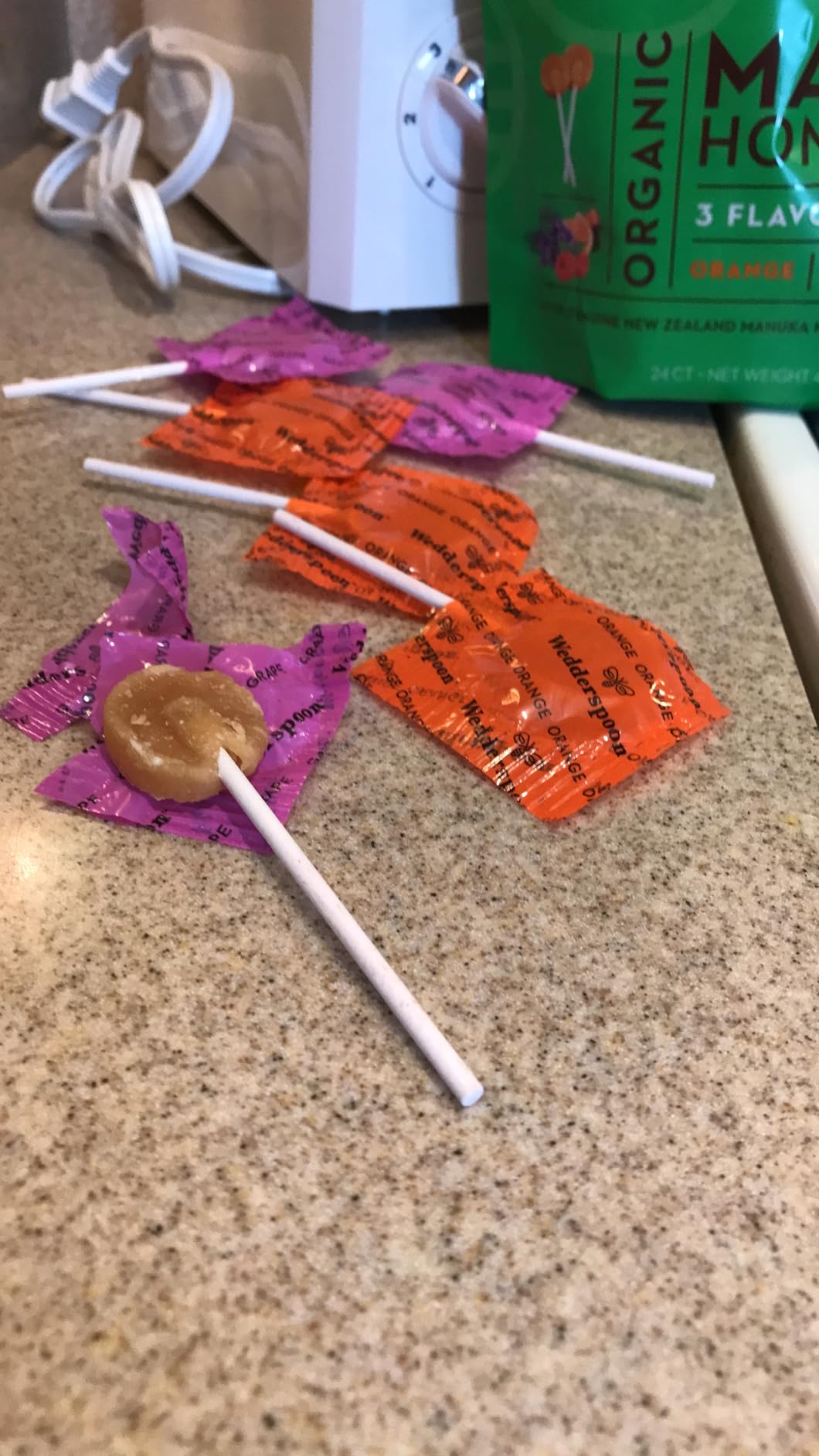 Wedderspoon Organic Manuka Honey Lollipops, Variety Pack, 24 Count customer photo 2