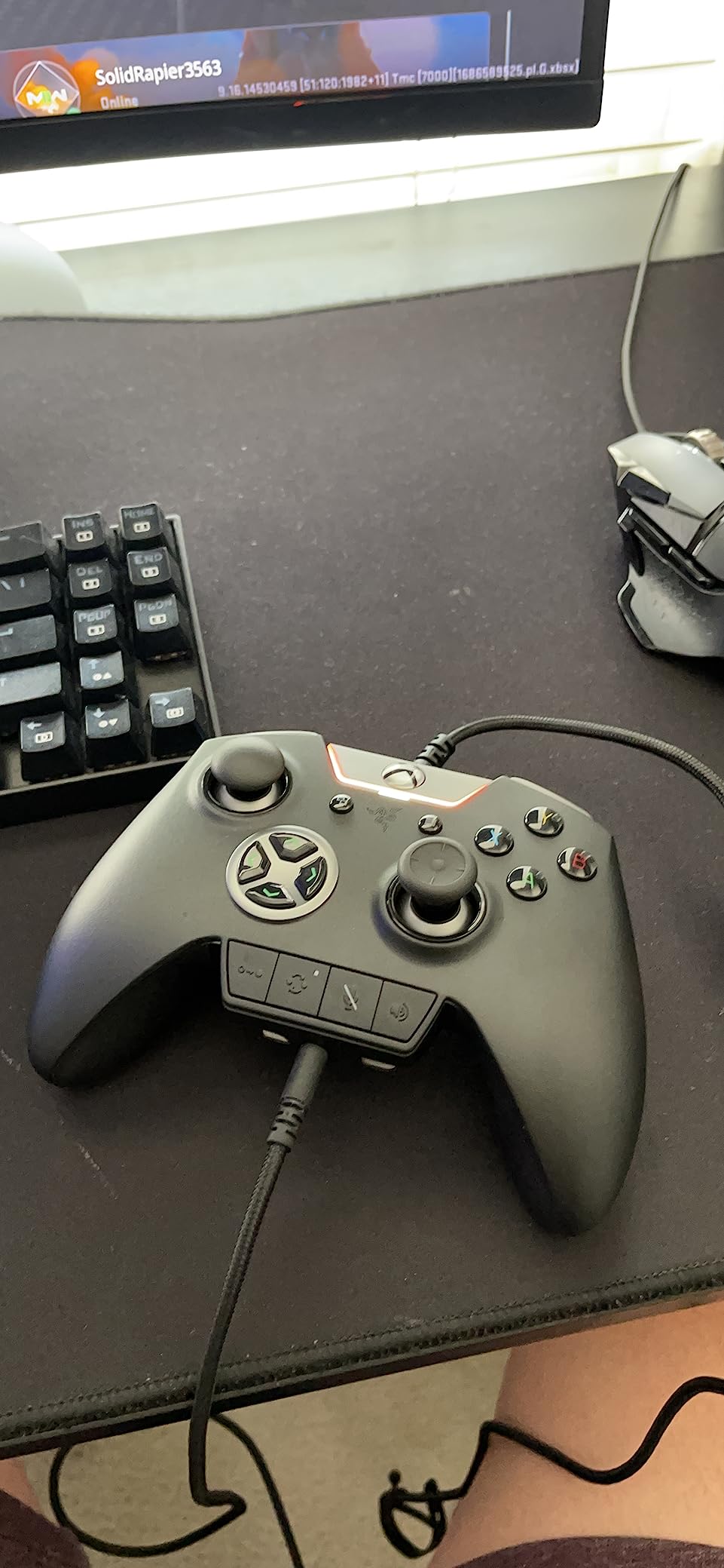 Razer Wolverine Ultimate Officially Licensed Xbox One Controller: 6 Remappable Buttons and Triggers - Interchangeable Thumbsticks and D-Pad - For PC, Xbox One, Xbox Series X & S - Black customer photo 2