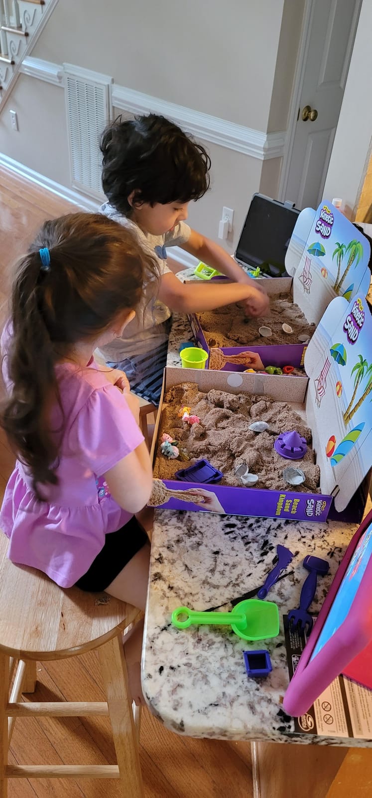 Kinetic Sand Beach Sand Kingdom Playset with 3lbs of Beach Sand, for Ages 3 and Up customer photo 2