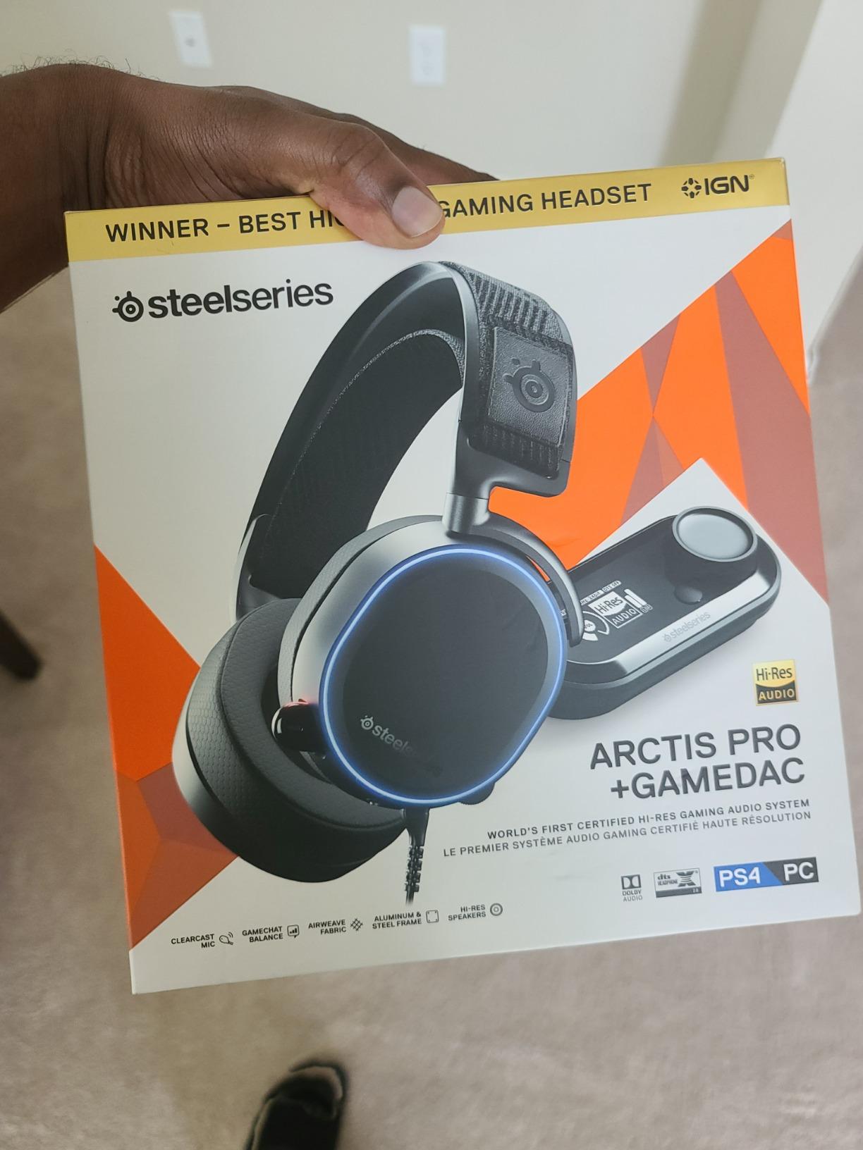 SteelSeries Arctis Pro + GameDAC Wired Gaming Headset - Certified Hi-Res Audio - Dedicated DAC and Amp - for PS5/PS4 and PC - Black customer photo 1