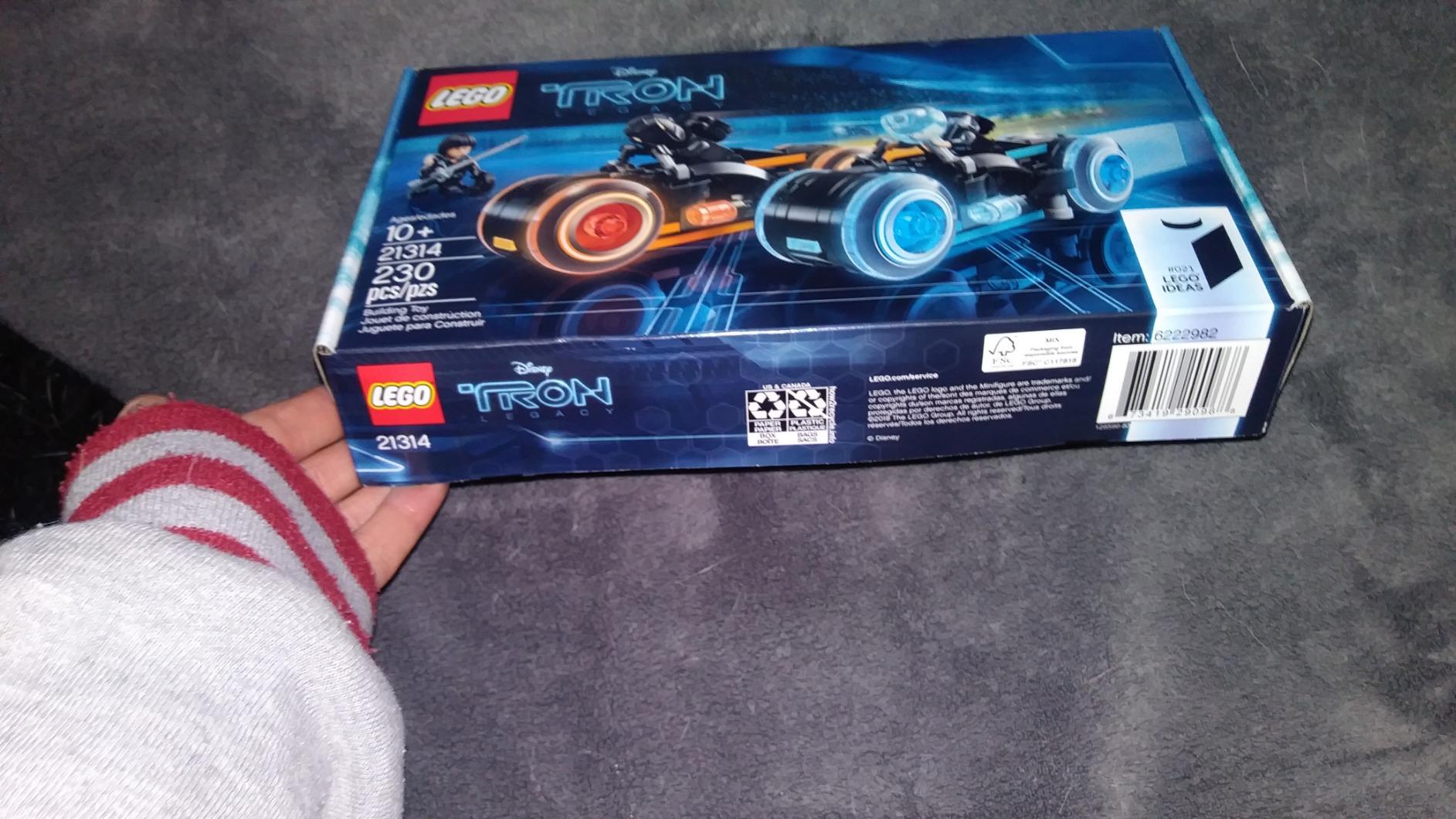 LEGO Ideas TRON: Legacy 21314 Construction Toy inspired by Disney's TRON: Legacy movie (230 Pieces) customer photo 1