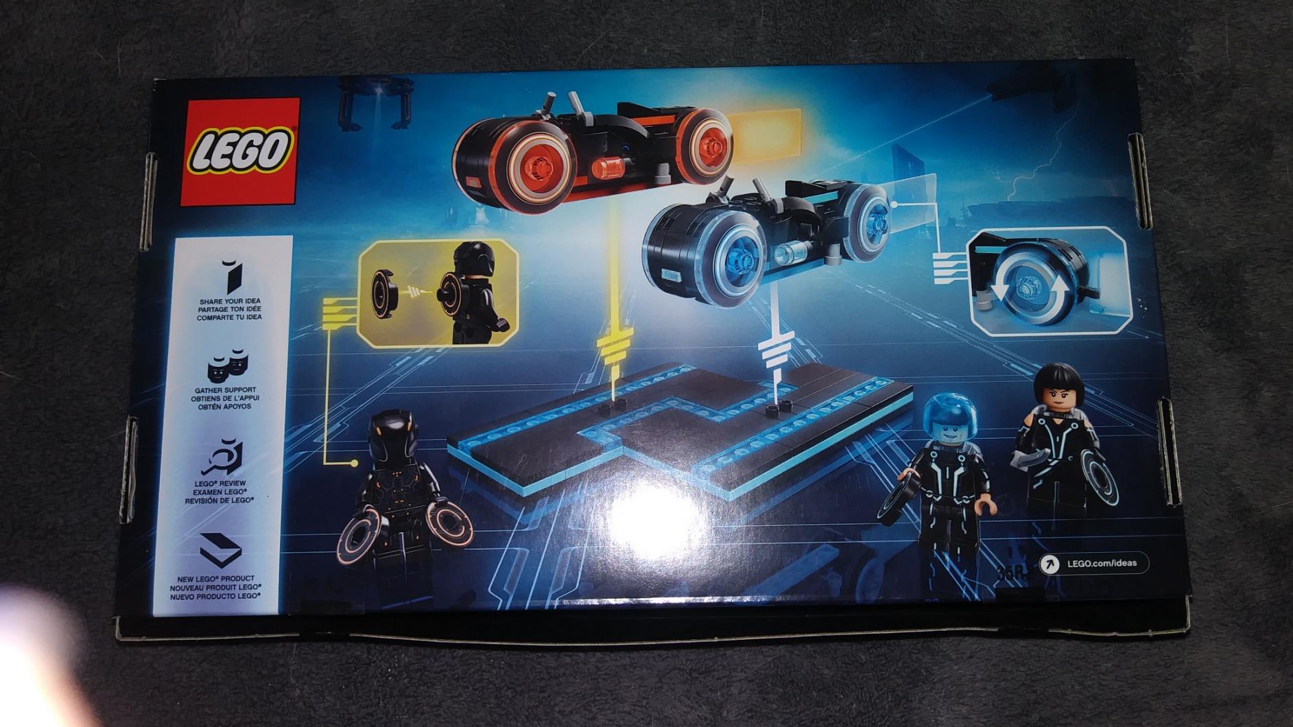 LEGO Ideas TRON: Legacy 21314 Construction Toy inspired by Disney's TRON: Legacy movie (230 Pieces) customer photo 2
