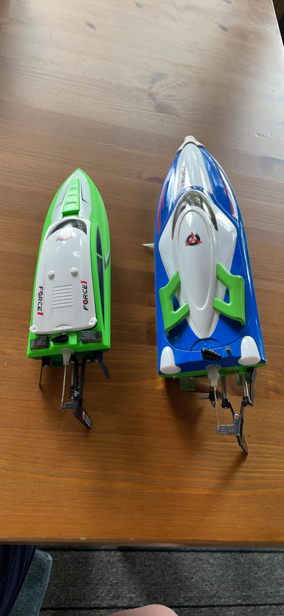 Force1 Velocity Green Fast RC Boat- Remote Control Boats for Adults and Kids, Underwater Speed Racing Mini RC Toy for Pools and Lakes, 2.4GHZ Transmitter, 2 Rechargeable Batteries, Low Battery Alert customer photo 2