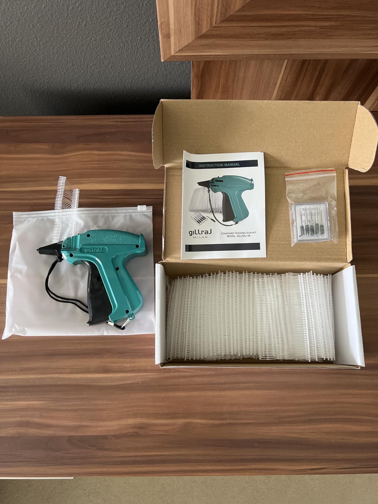 GILLRAJ® Price Tagging Gun【Not-a-Stitch-Gun】 Hangtag Attacher with 4000pcs 2