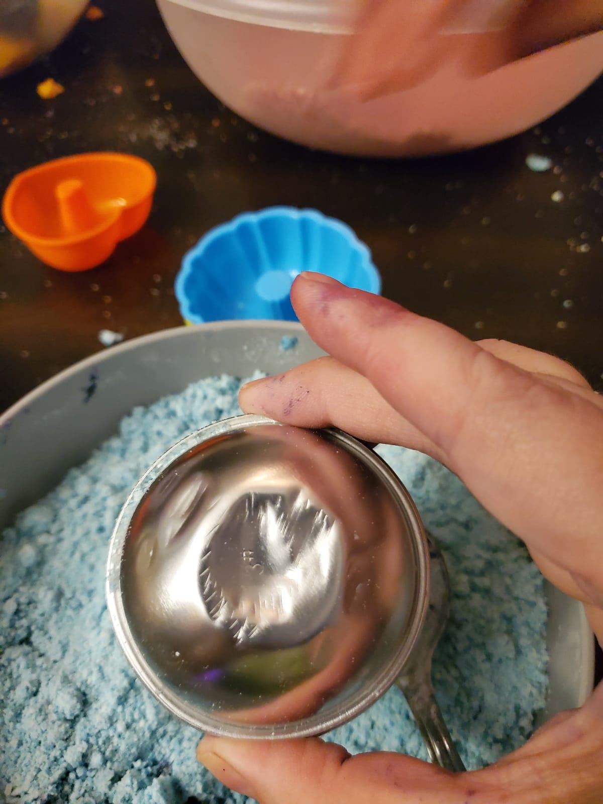 Aphlos Bath Bomb Molds, 18 Pcs Aluminum Set in 3 Sizes with Tamper, DIY Kit customer photo 2