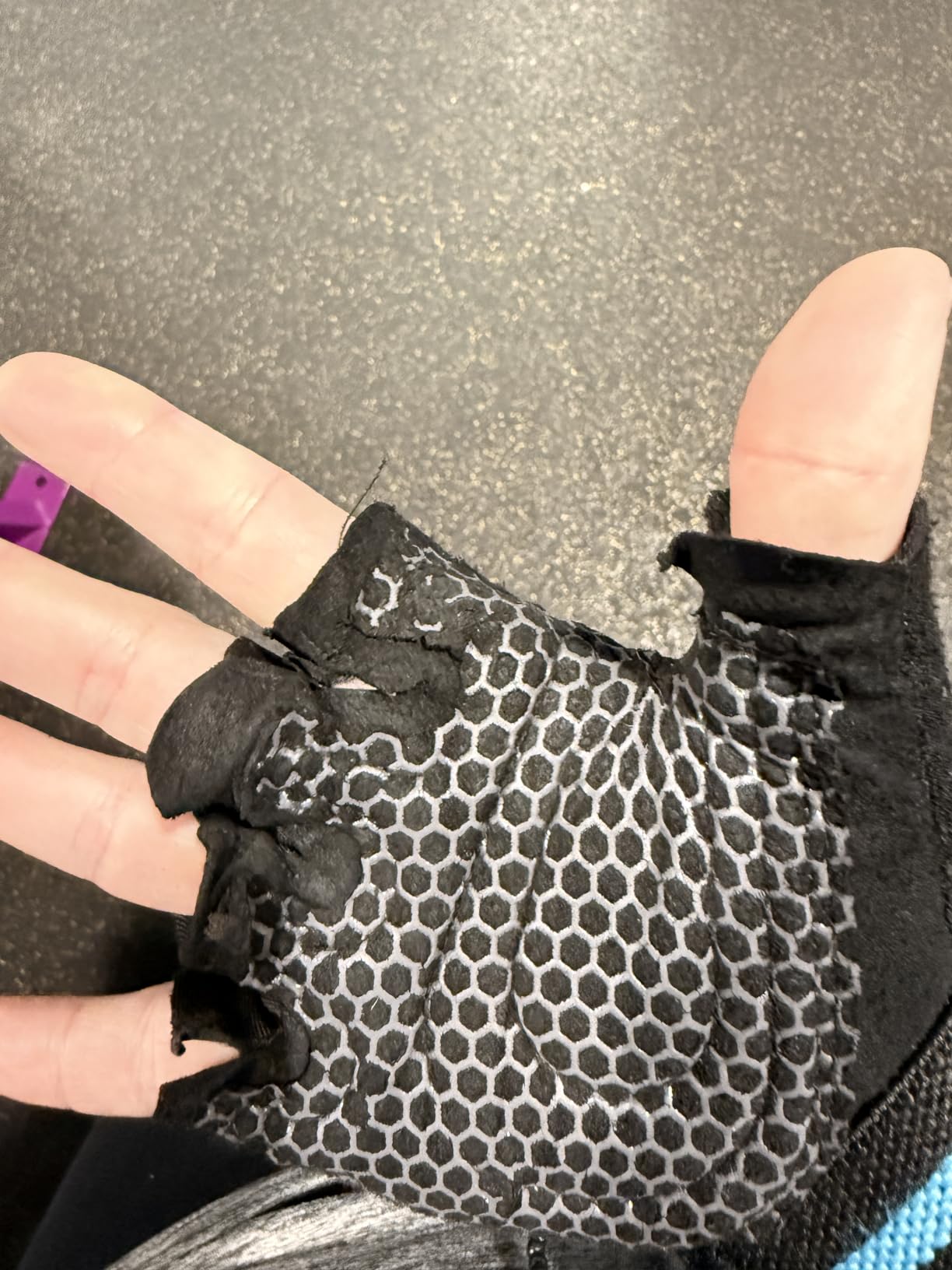 ihuan Ventilated Weight Lifting Gym Workout Gloves with Wrist Wrap Support for Men & Women, Full Palm Protection, for Weightlifting, Training, Fitness, Hanging, Pull ups customer photo 2